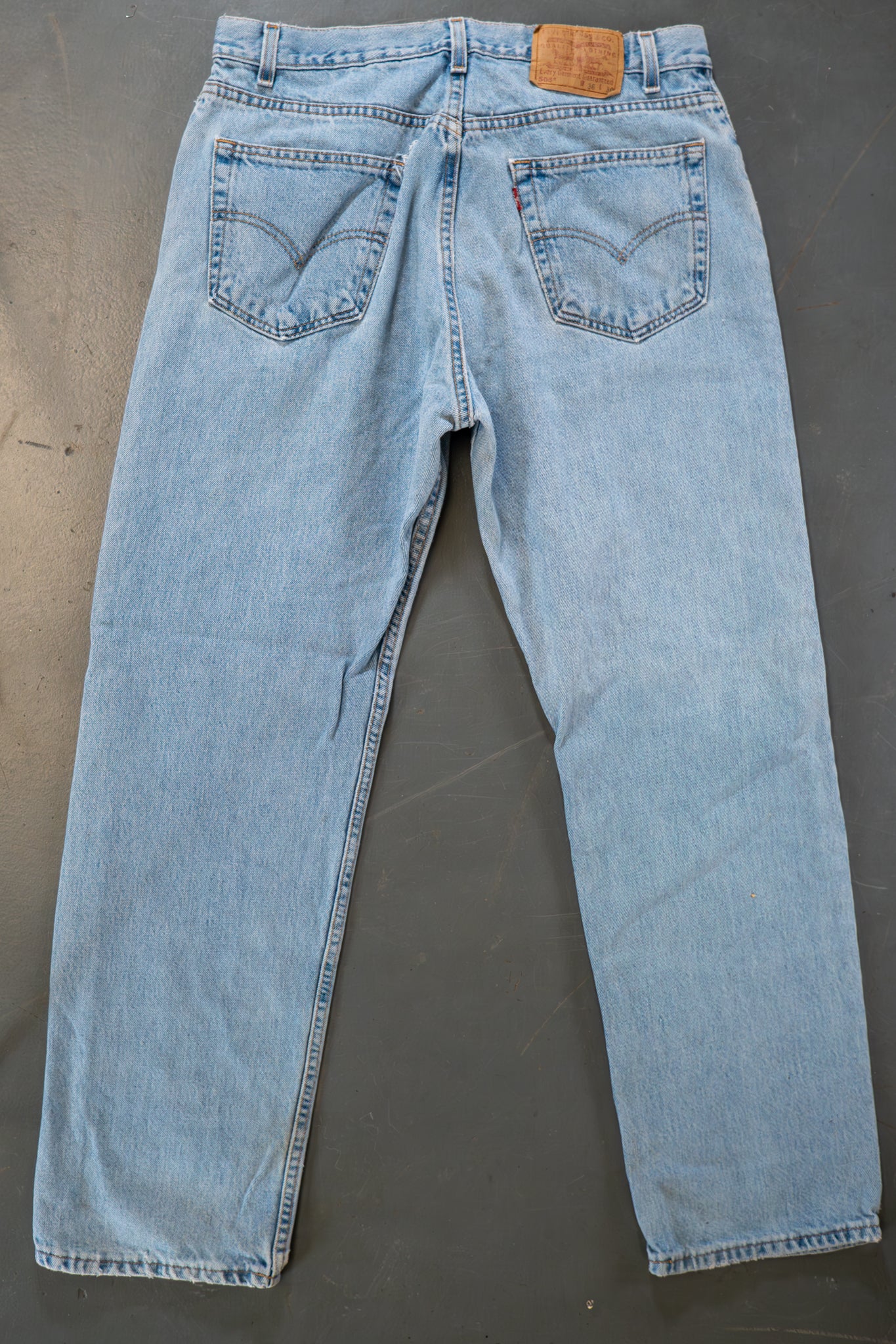 Levi's Vintage 505 Regular Fit Denim Jeans – 90s Y2K - W32, L30