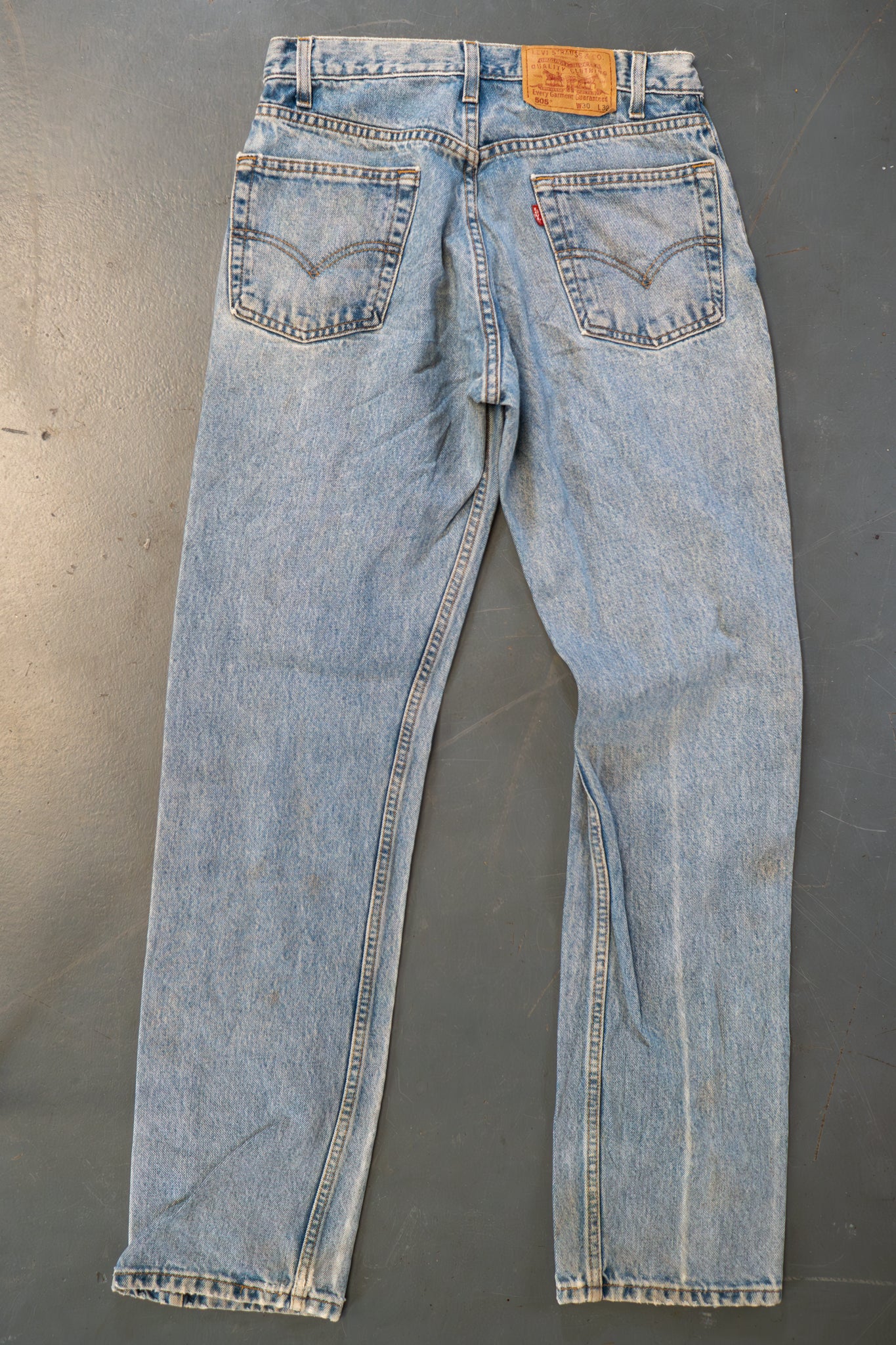 Levi's Vintage 505 Regular Fit Denim Jeans – 90s Y2K - W28, L32