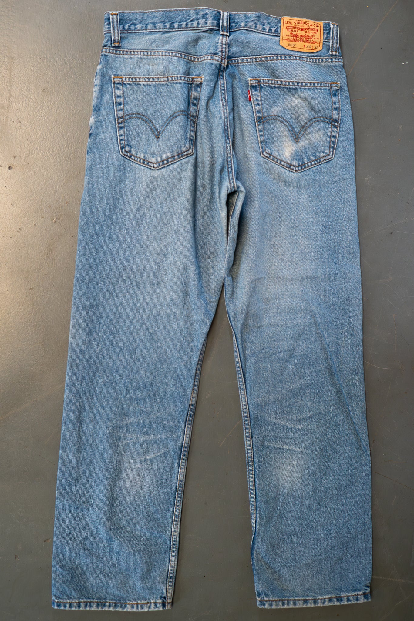 Levi's Vintage 505 Regular Fit Denim Jeans – 90s Y2K - W33, Lnan