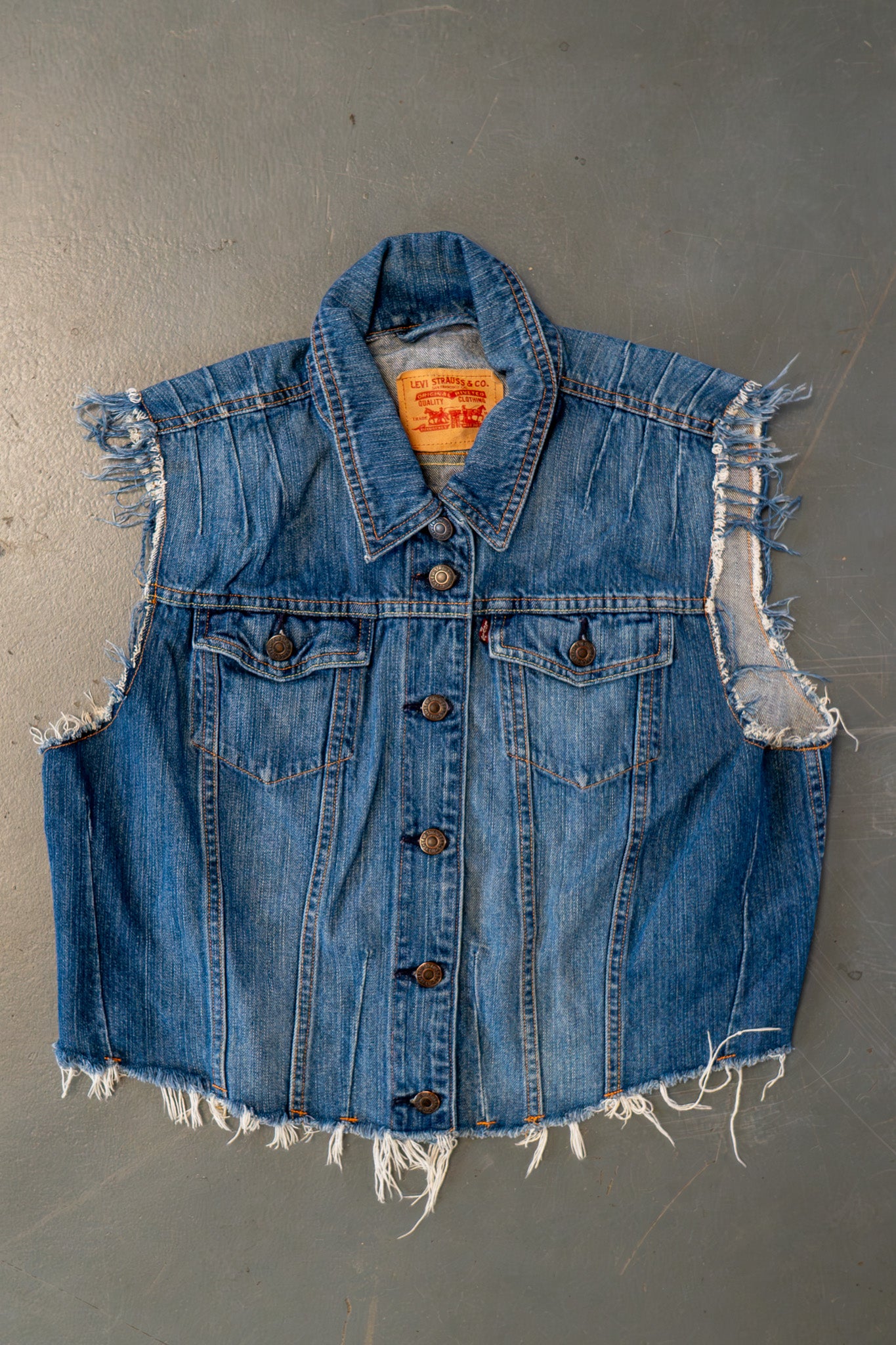 Vintage Levi's Trucker Denim Vest / Gilet - L