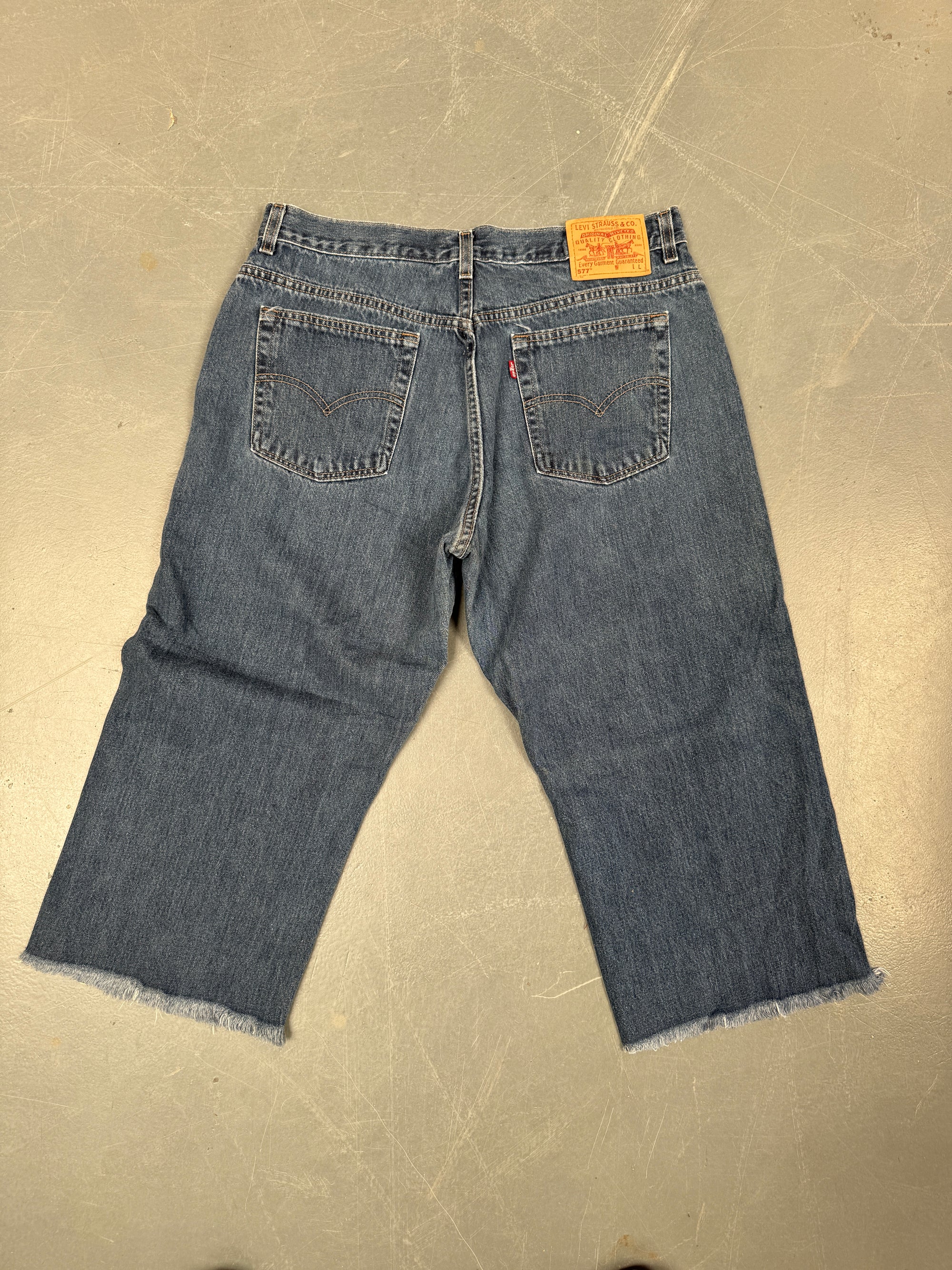 Vintage Ladies Levis High Waisted Denim 90s Made Jean - W 32 L 22 - HW06