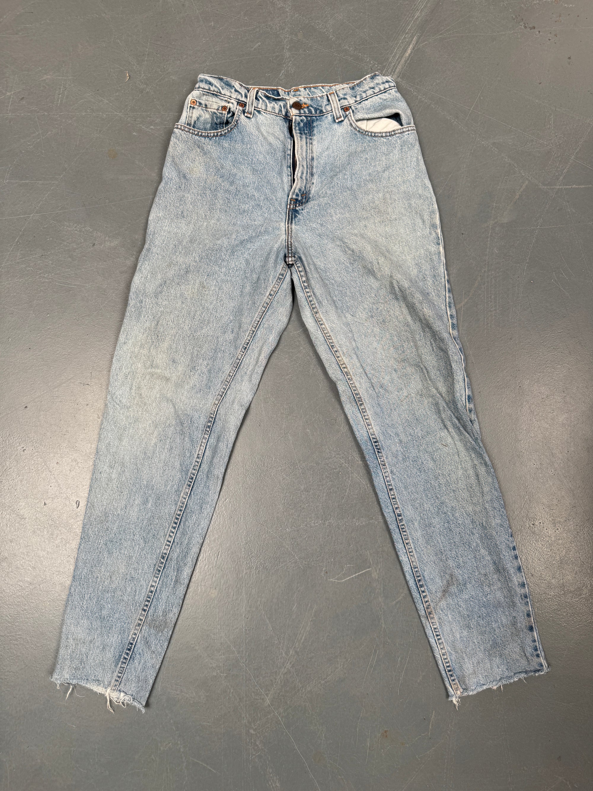 Vintage Ladies Levis High Waisted Denim 90s Made Jean - W 28 L 32 - HW23