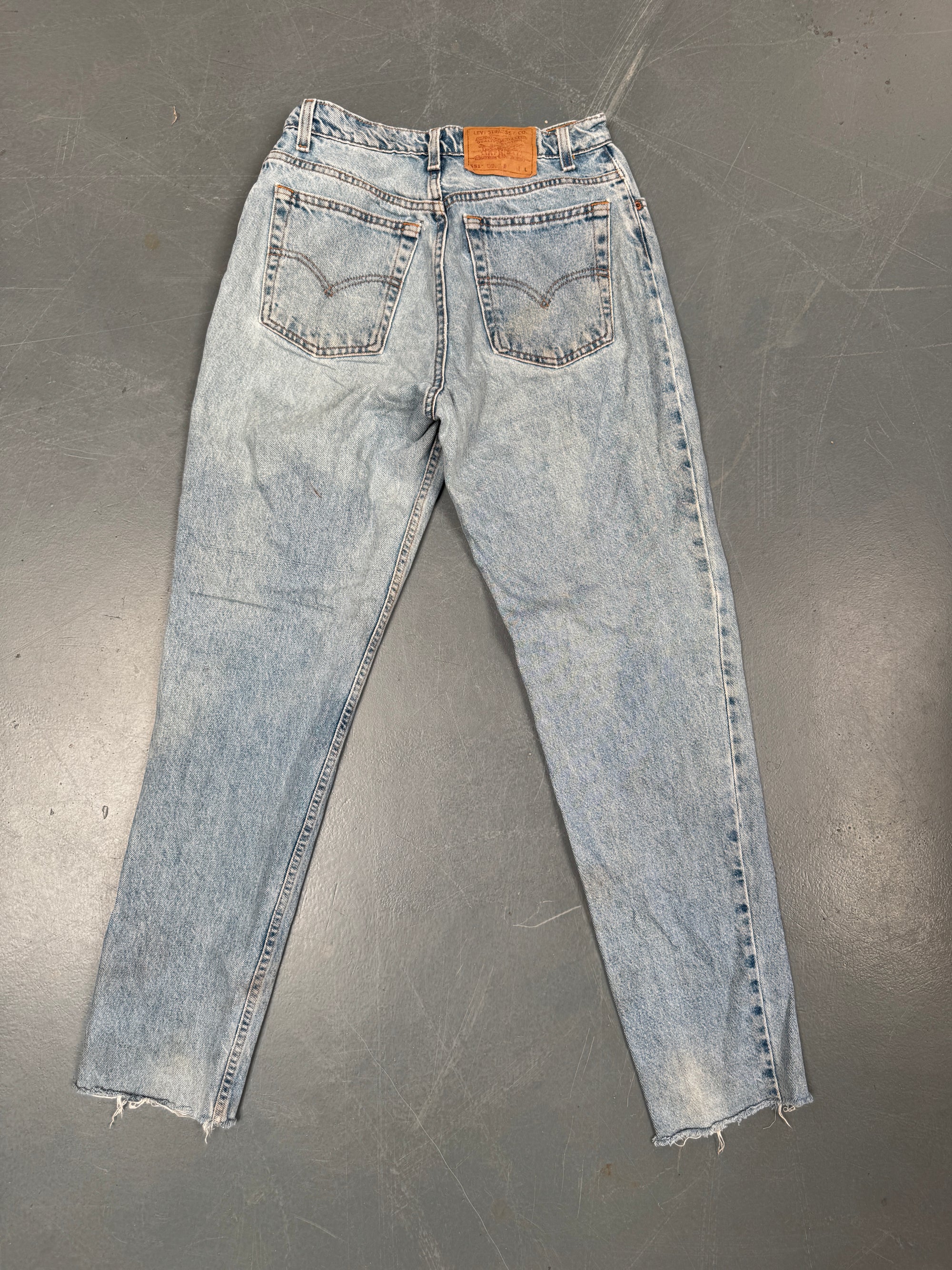 Vintage Ladies Levis High Waisted Denim 90s Made Jean - W 28 L 32 - HW23