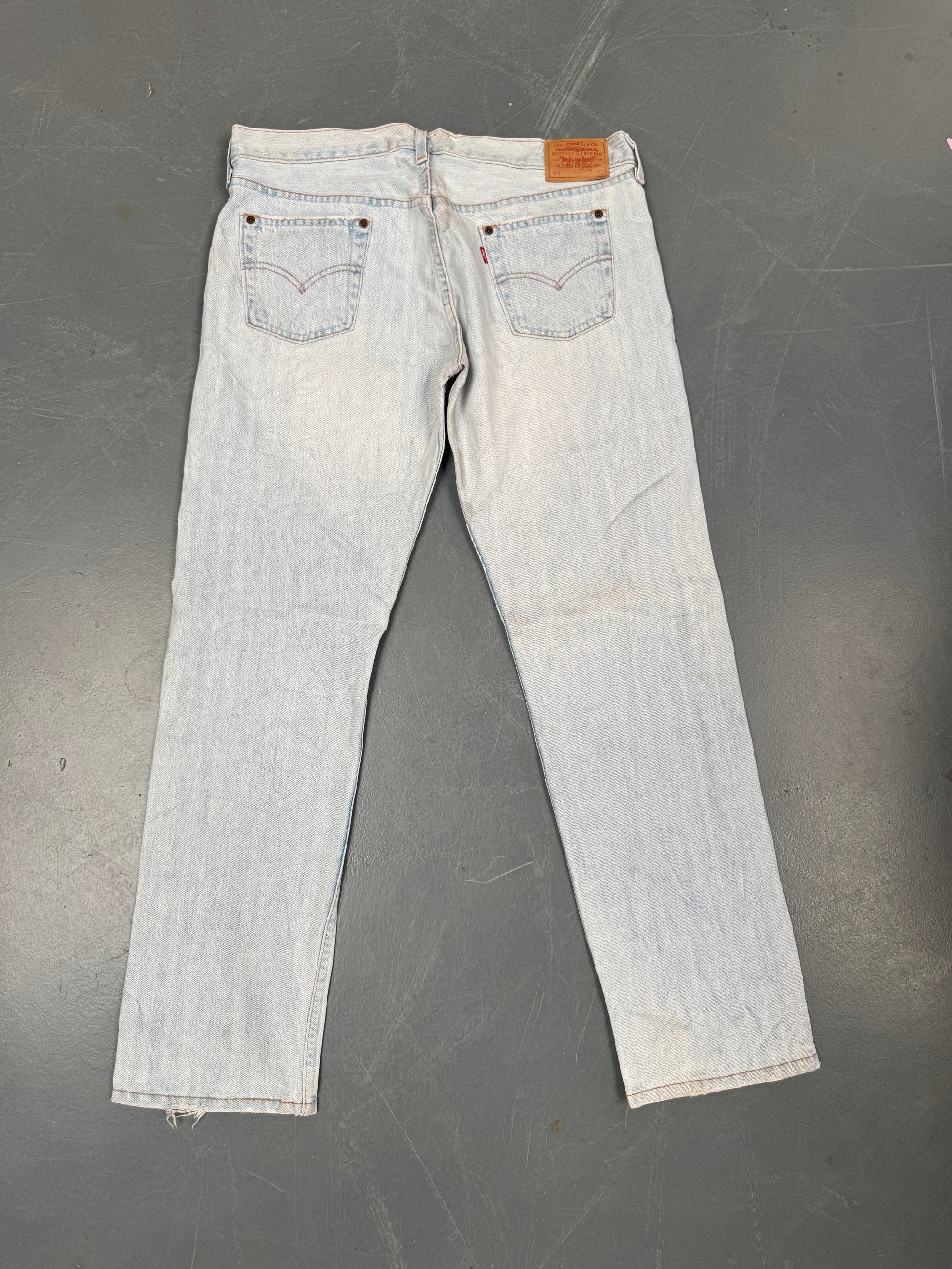 Vintage Ladies Levis High Waisted Denim 90s Made Jean - W 36 L 32 - HW26