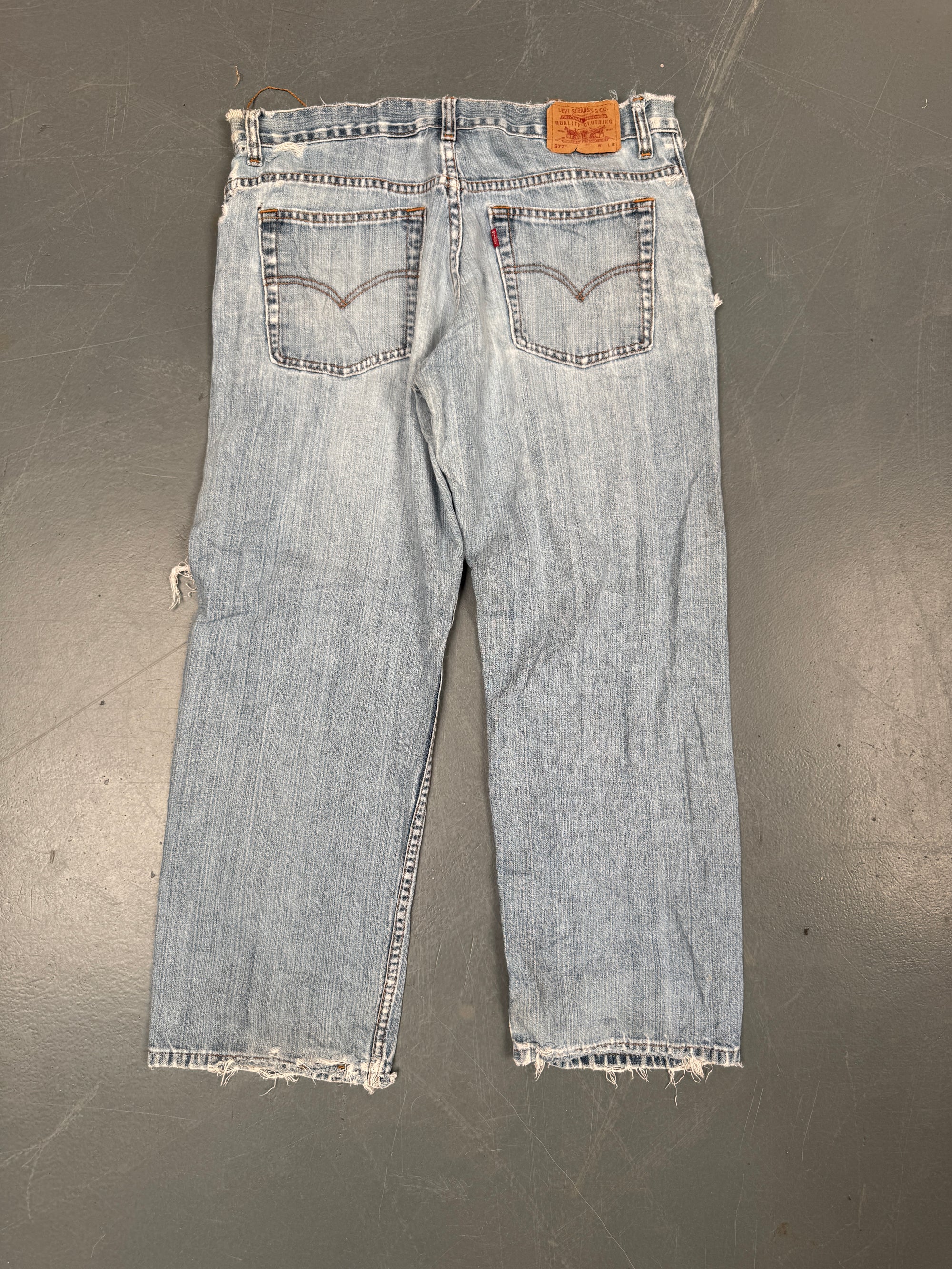 Vintage Ladies Levis High Waisted Denim 90s Made Jean - W 33 L 27 - HW46