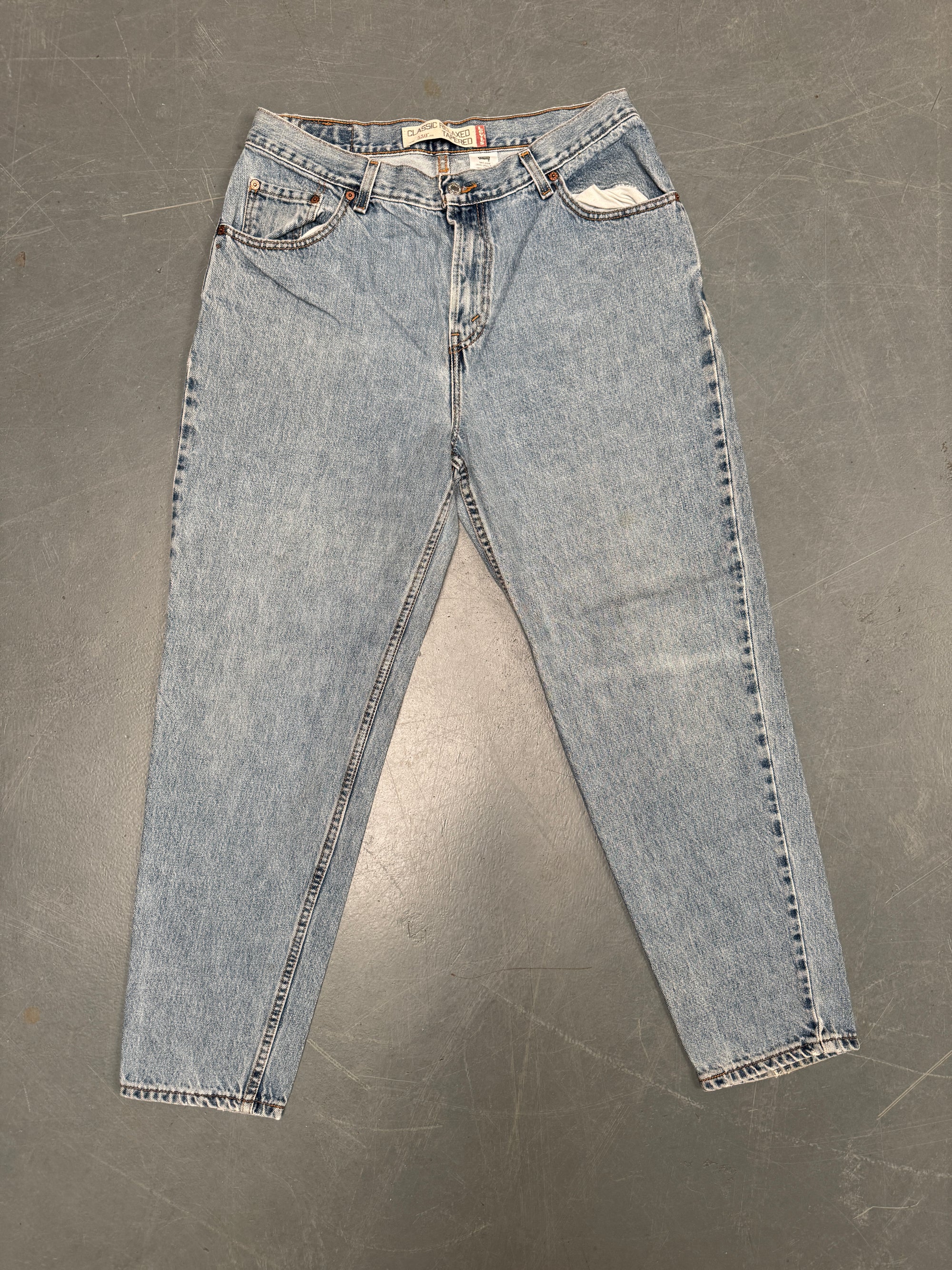 Vintage Ladies Levis High Waisted Denim 90s Made Jean - W 32 L 30 - HW57