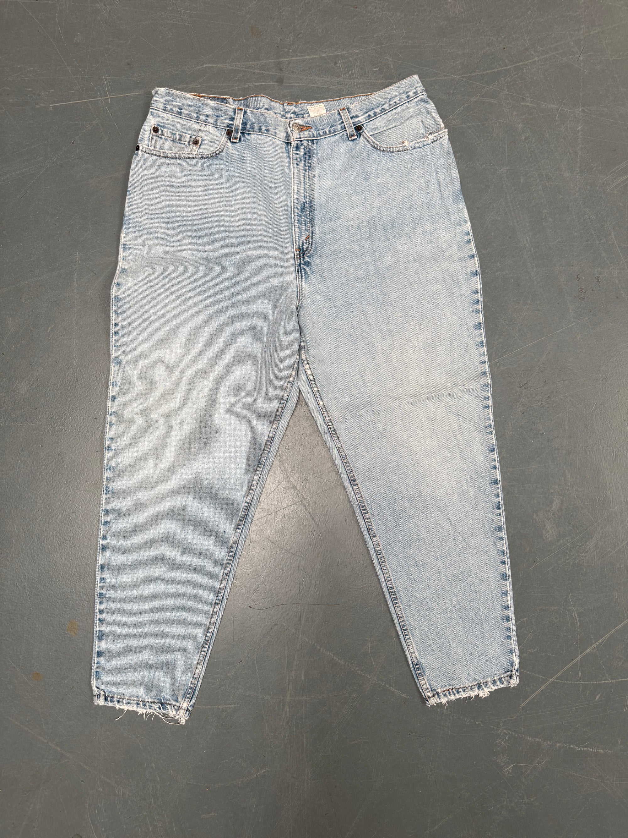 Vintage Ladies Levis High Waisted Denim 90s Made Jean - W 36 L 27 - HW58