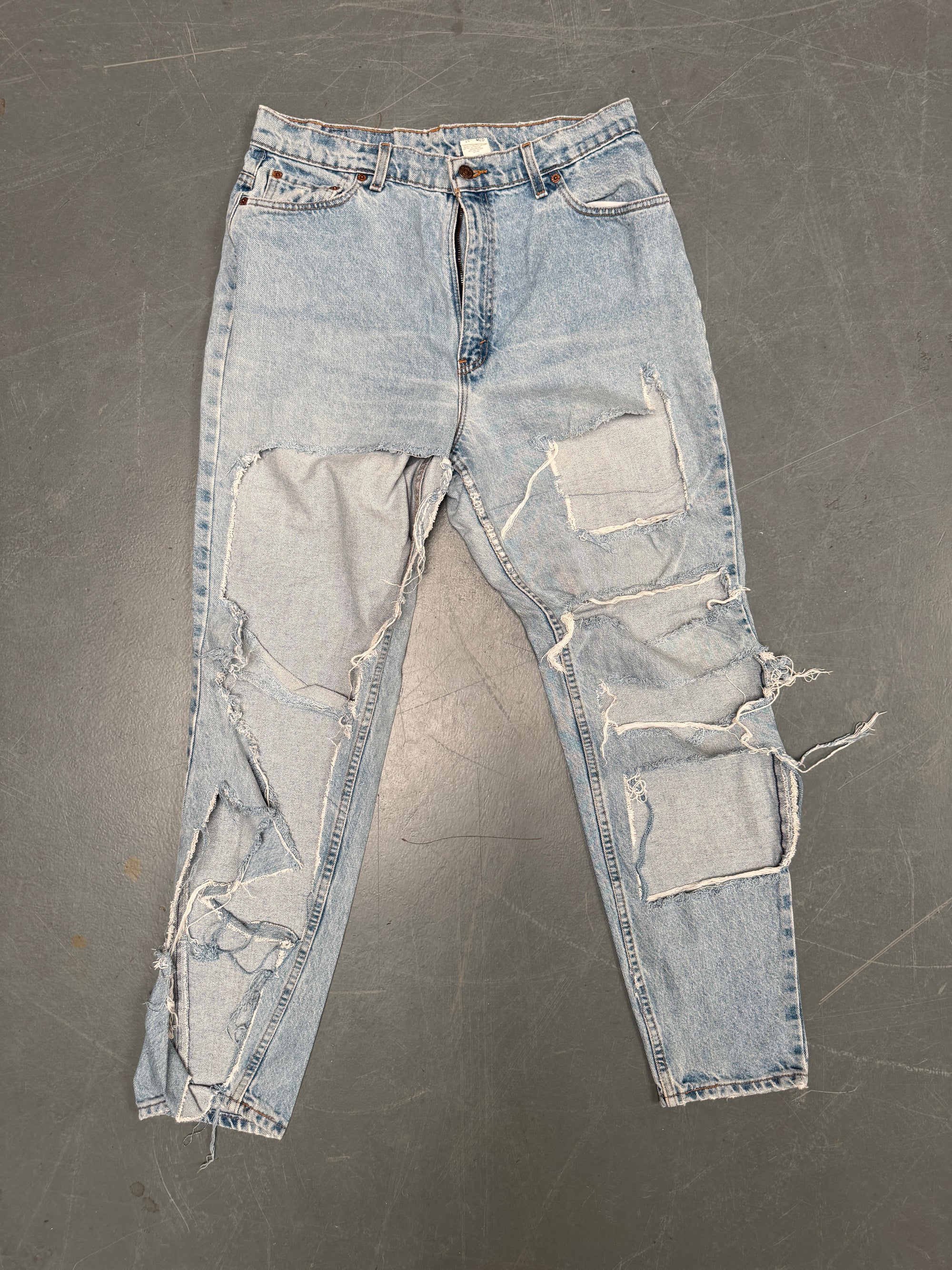 Vintage Ladies Levis High Waisted Denim 90s Made Jean - W 32 L 30 - HW64