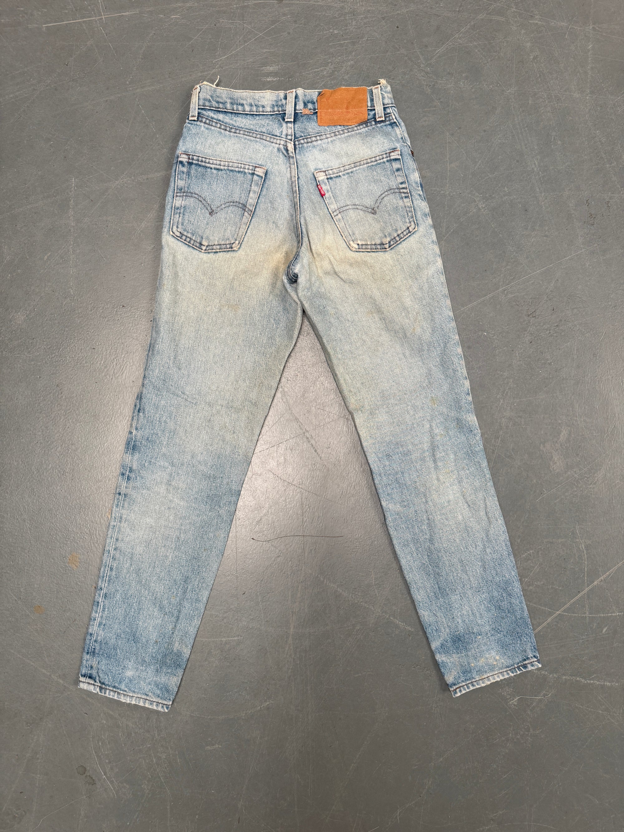 Vintage Ladies Levis High Waisted Denim 90s Made Jean - W 26 L 30 - HW65