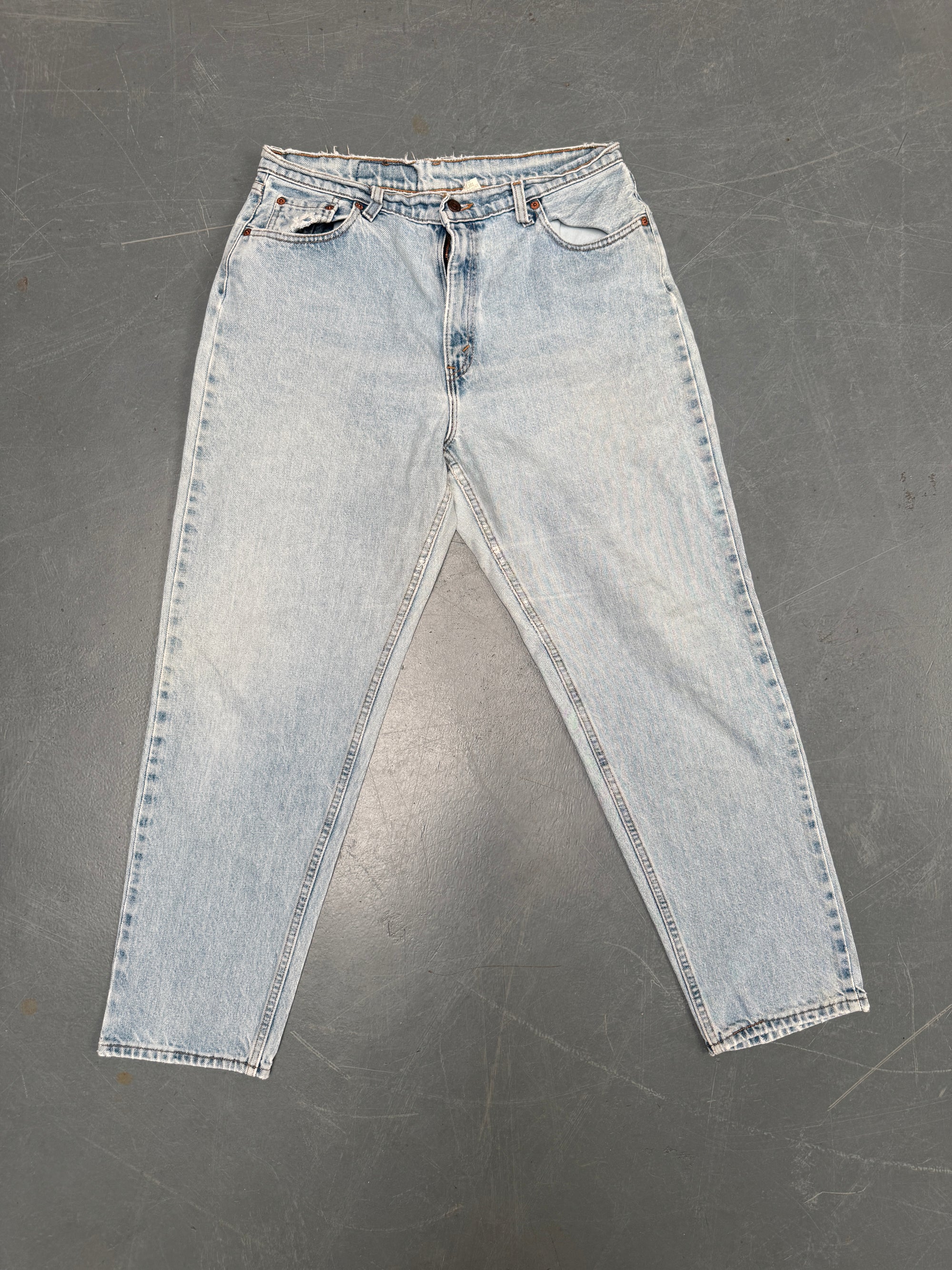 Vintage Ladies Levis High Waisted Denim 90s Made Jean - W 32 L 30 - HW67