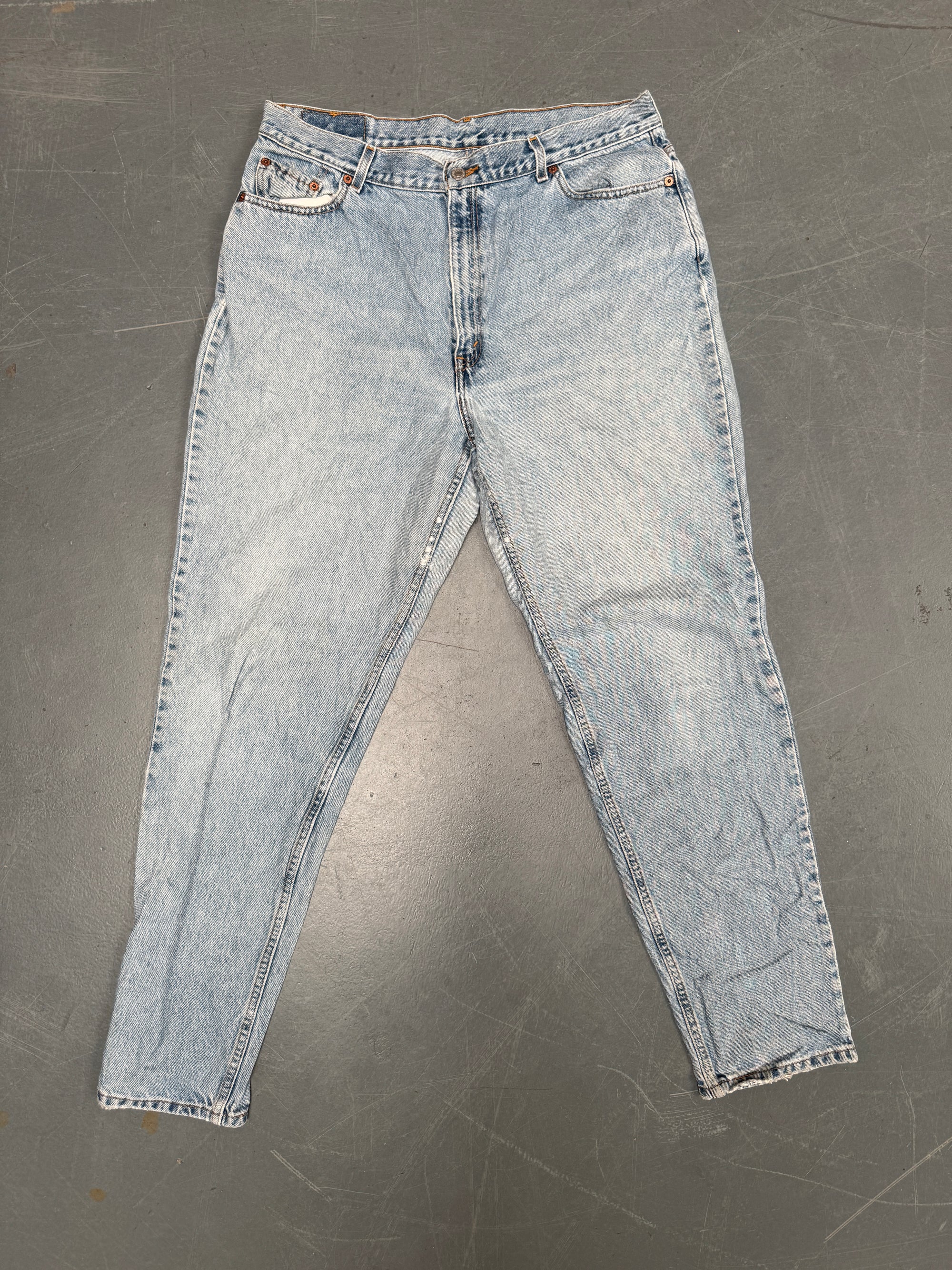 Vintage Ladies Levis High Waisted Denim 90s Made Jean - W 34 L 32 - HW89