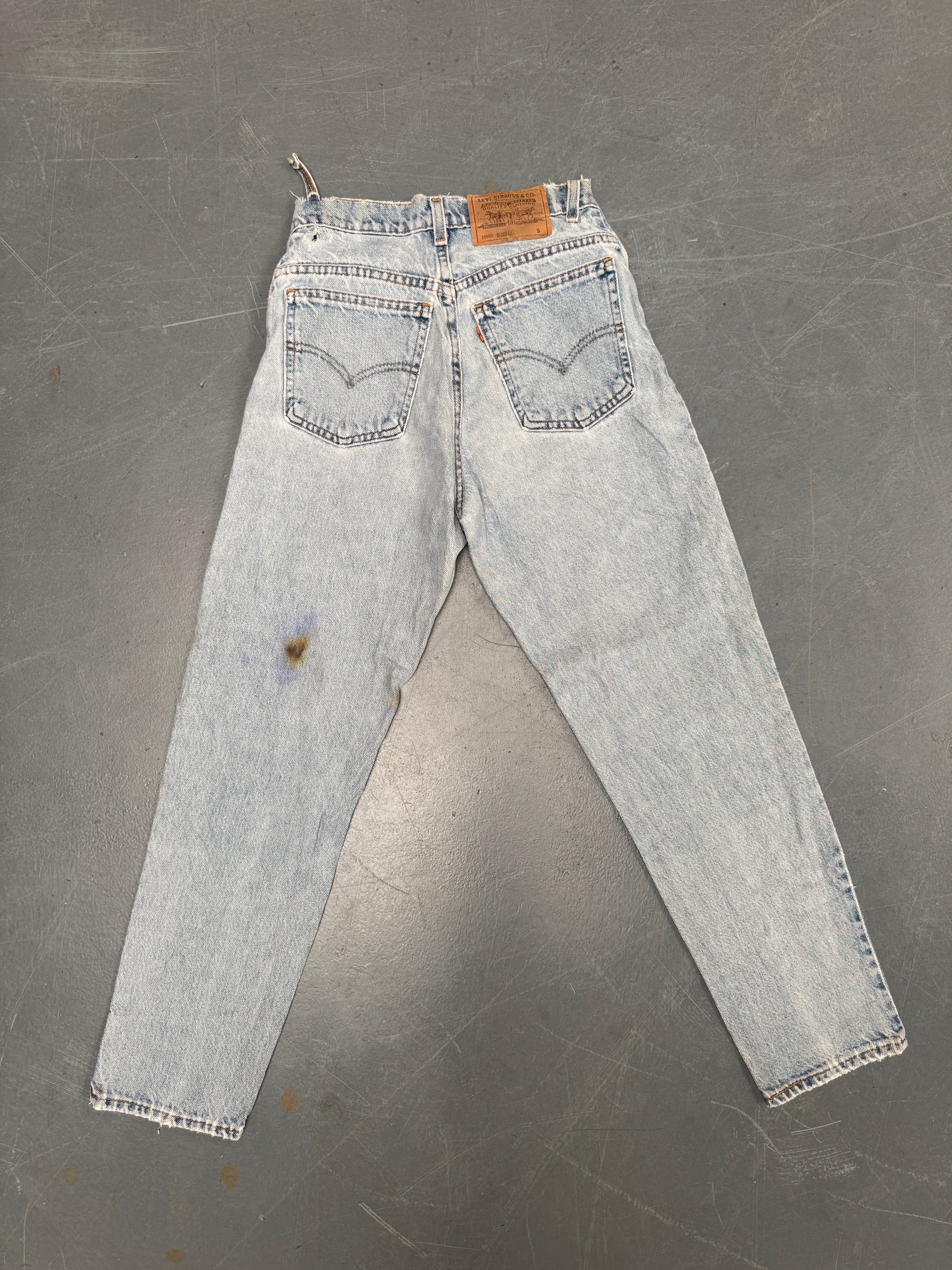 Vintage Ladies Levis High Waisted Denim 90s Made Jean - W 24 L 28 - HW92