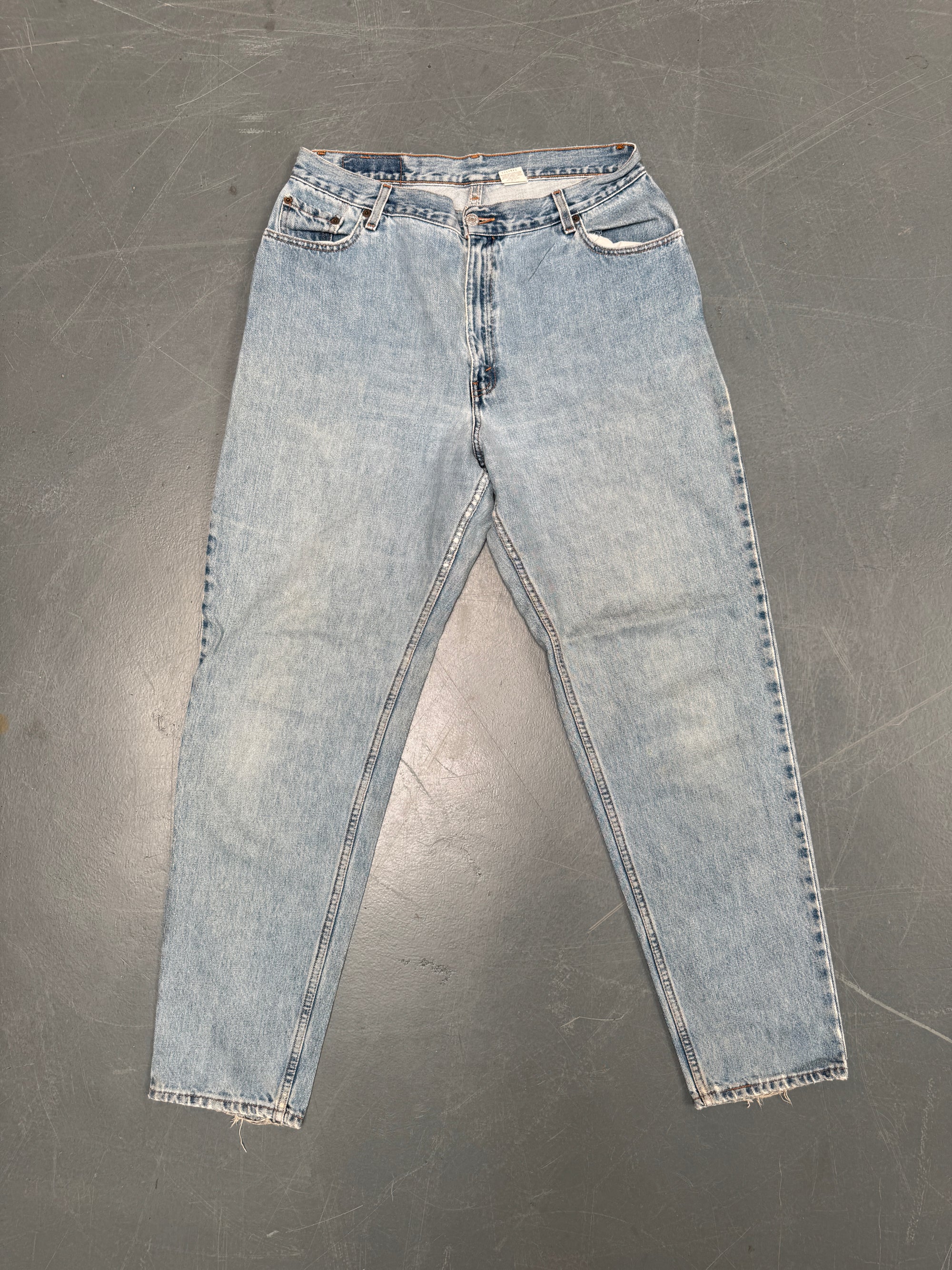 Vintage Ladies Levis High Waisted Denim 90s Made Jean - W 30 L 32 - HW112