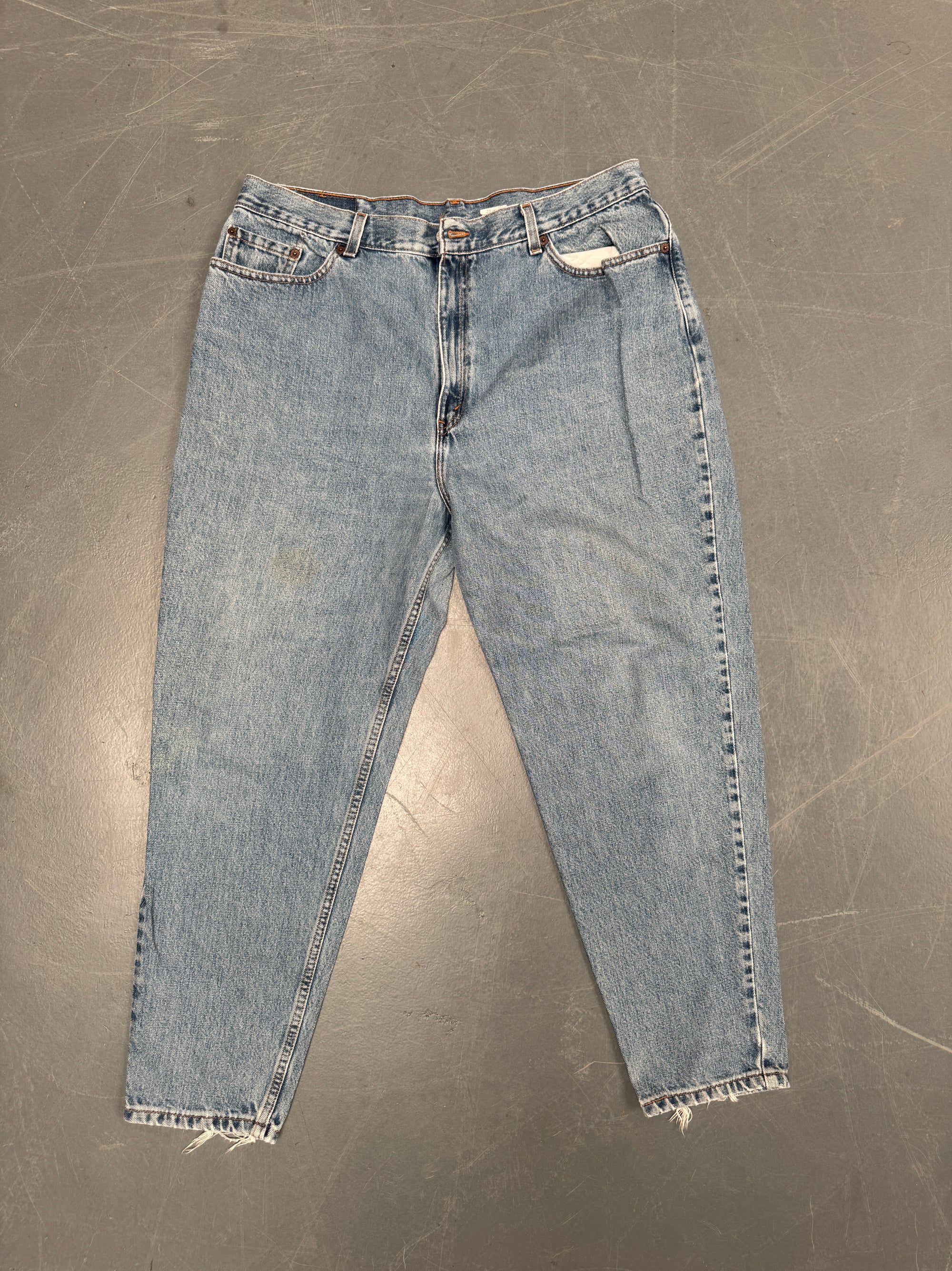 Vintage Ladies Levis High Waisted Denim 90s Made Jean - W 36 L 28 - HW114