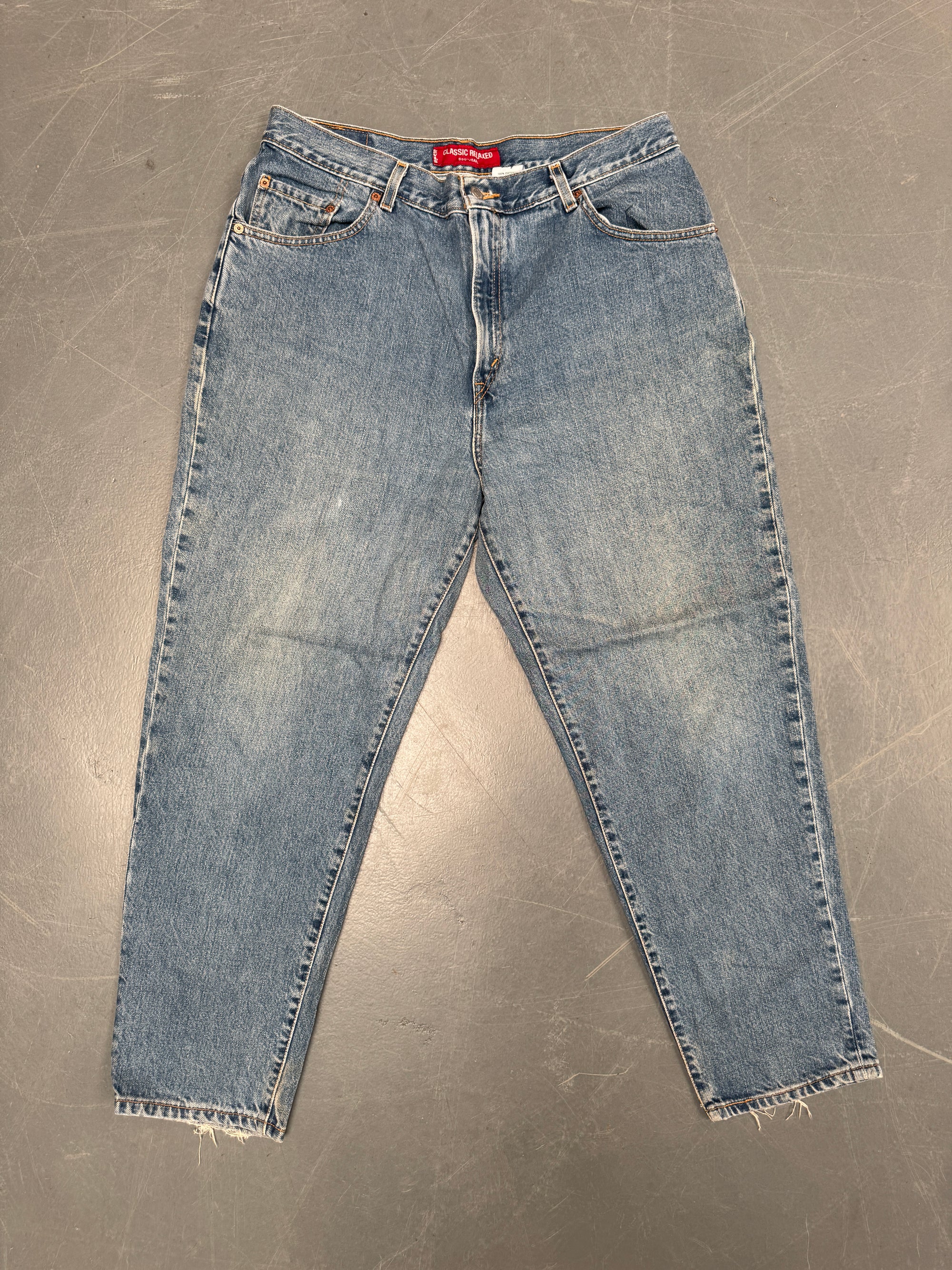 Vintage Ladies Levis High Waisted Denim 90s Made Jean - W 32 L 28 - HW115