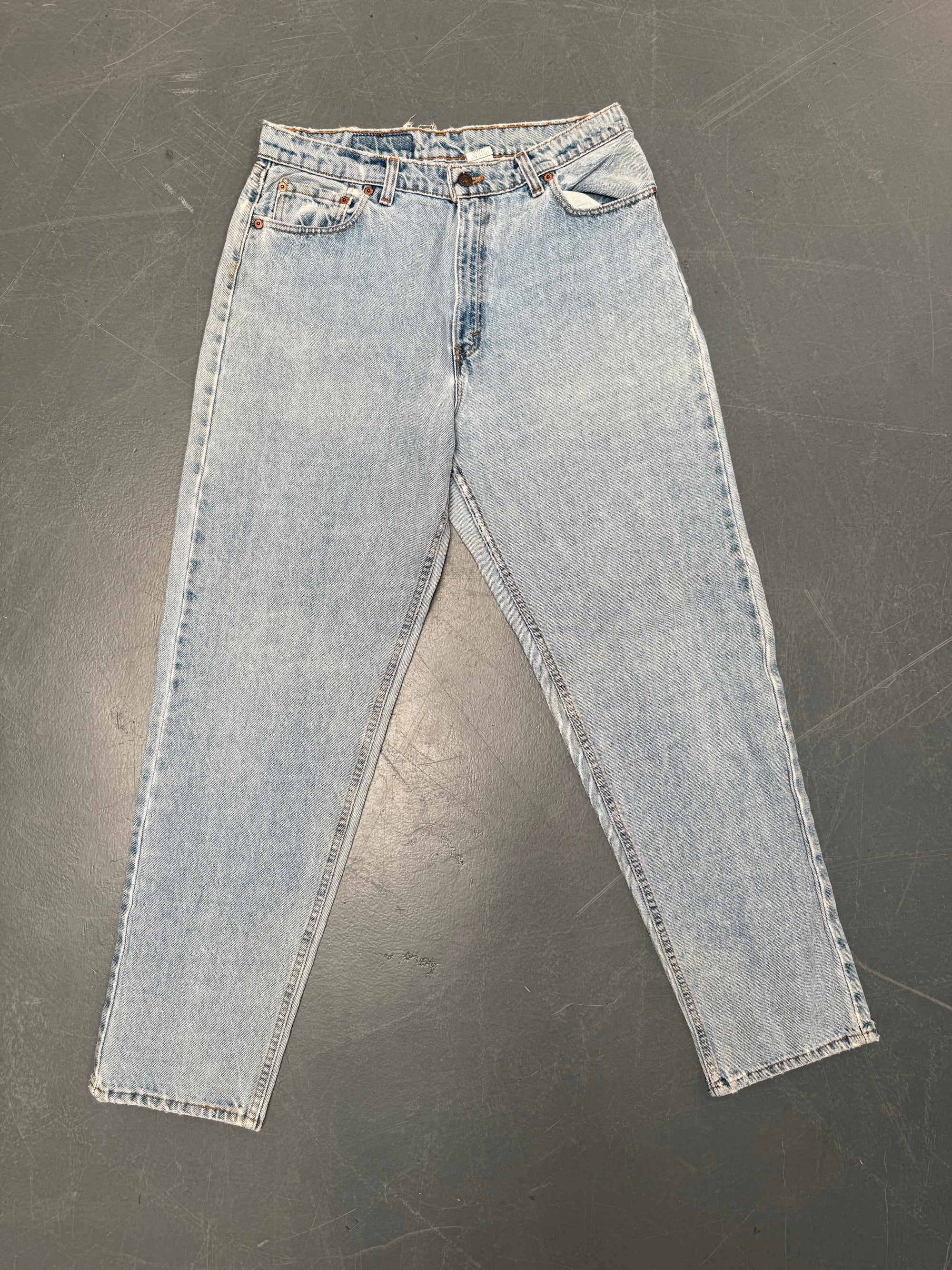 Vintage Ladies Levis High Waisted Denim 90s Made Jean - W 32 L 32 - HW153