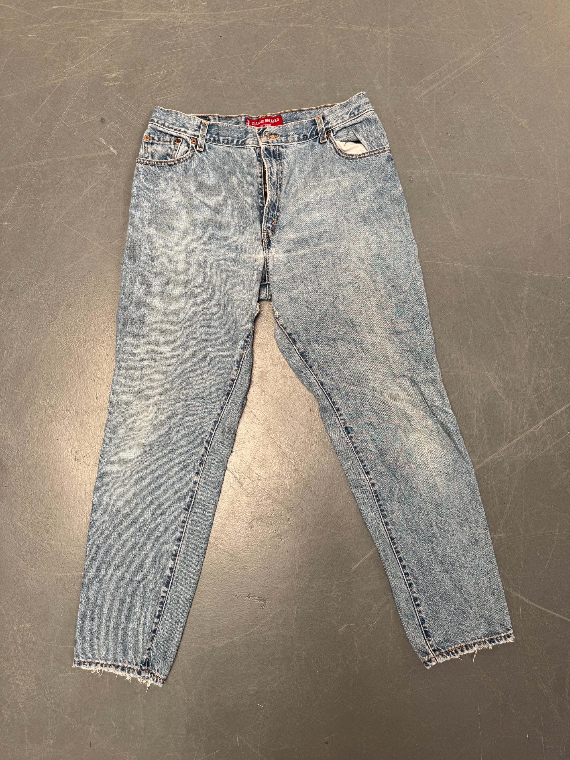 Vintage Ladies Levis High Waisted Denim 90s Made Jean - W 32 L 31 - HW158