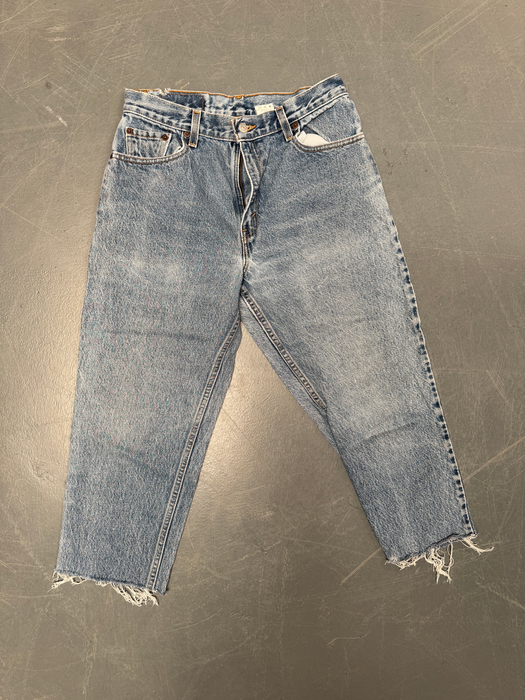 Vintage Ladies Levis High Waisted Denim 90s Made Jean - W 28 L 22 - HW160
