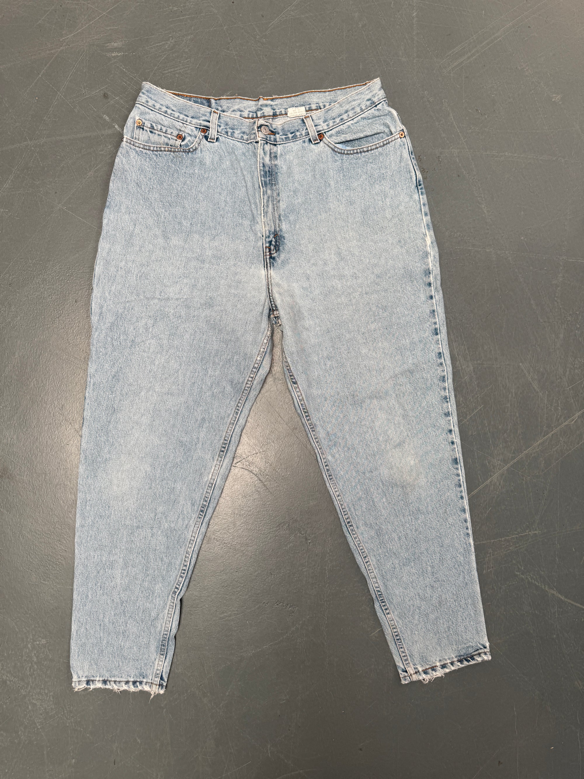 Vintage Ladies Levis High Waisted Denim 90s Made Jean - W 34 L 28 - HW163
