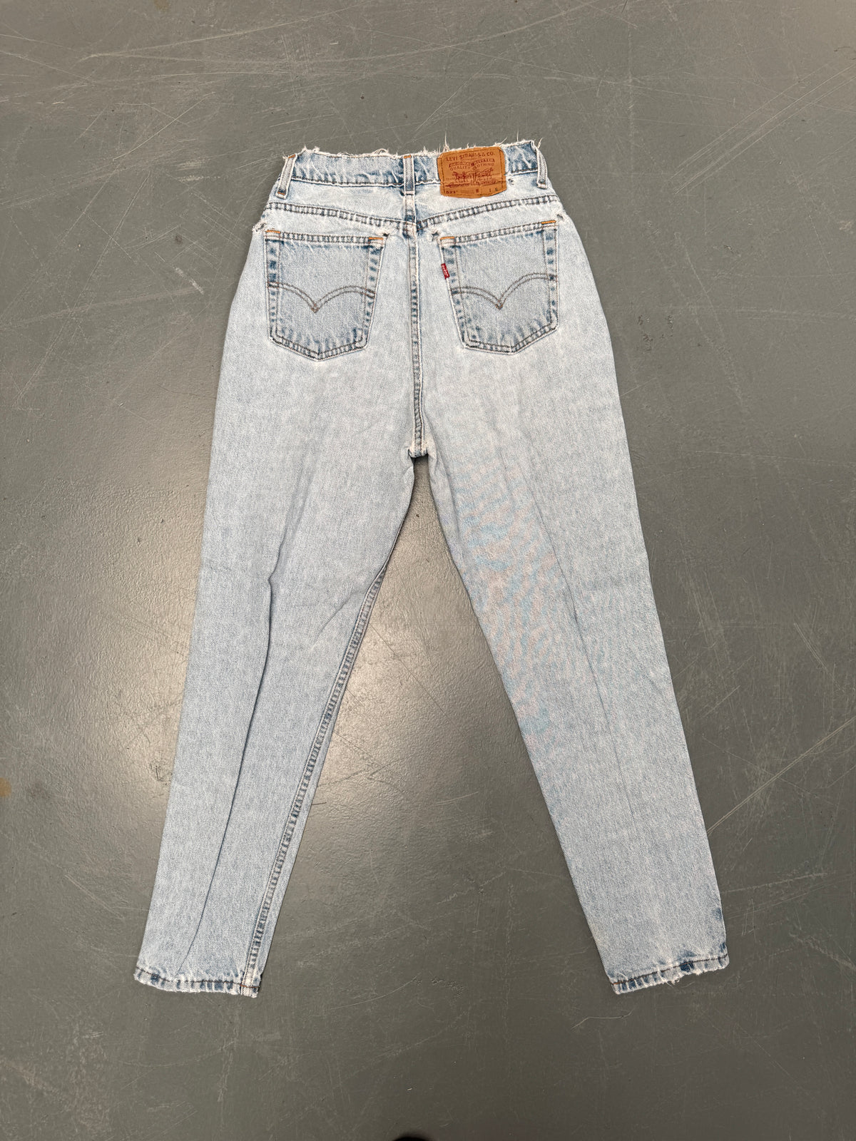 Vintage Ladies Levis High Waisted Denim 90s Made Jean - W 24 L 28 - HW165
