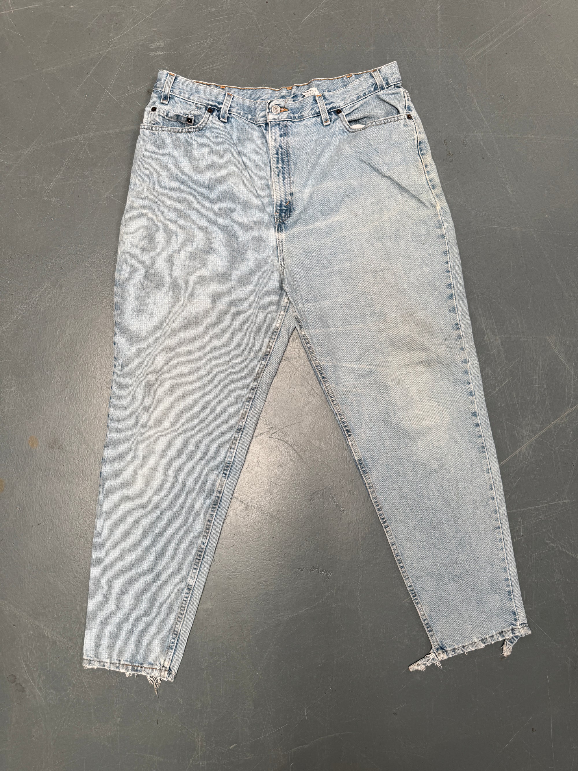 Vintage Ladies Levis High Waisted Denim 90s Made Jean - W 36 L 30 - HW172
