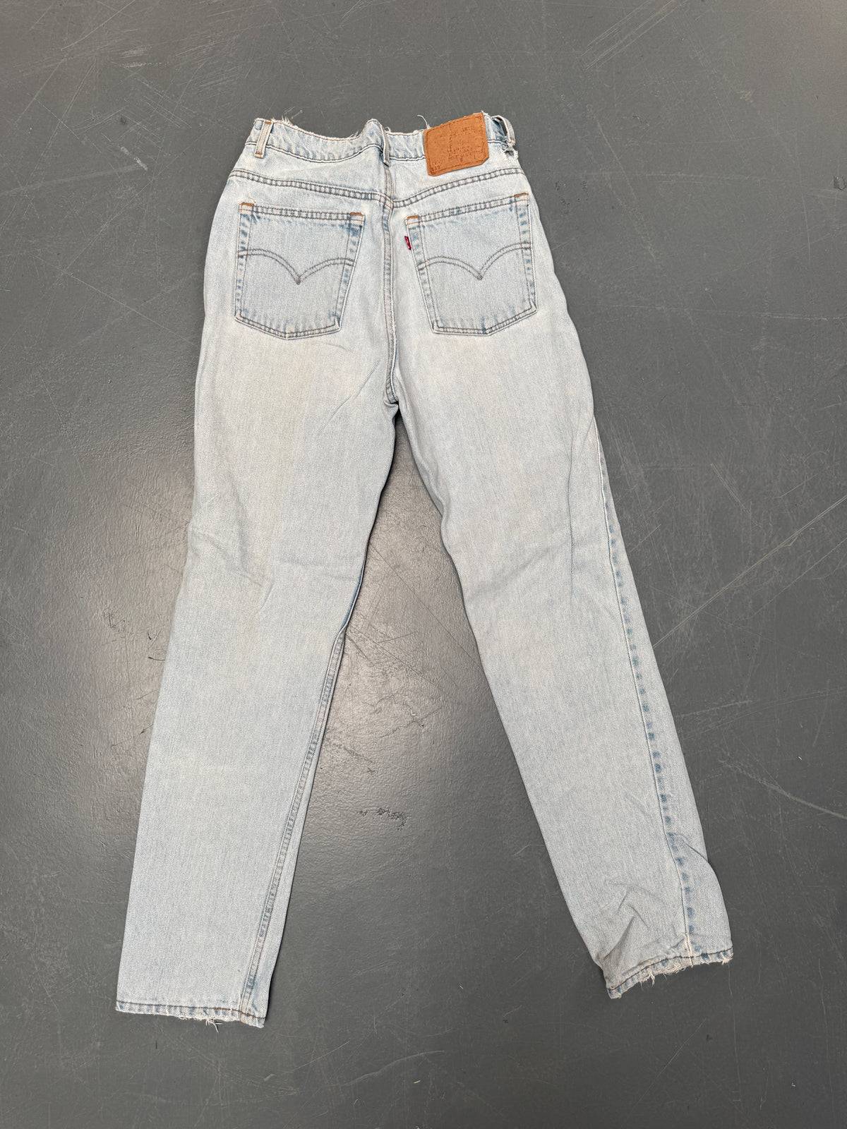 Vintage Ladies Levis High Waisted Denim 90s Made Jean - W 26 L 32 - HW175