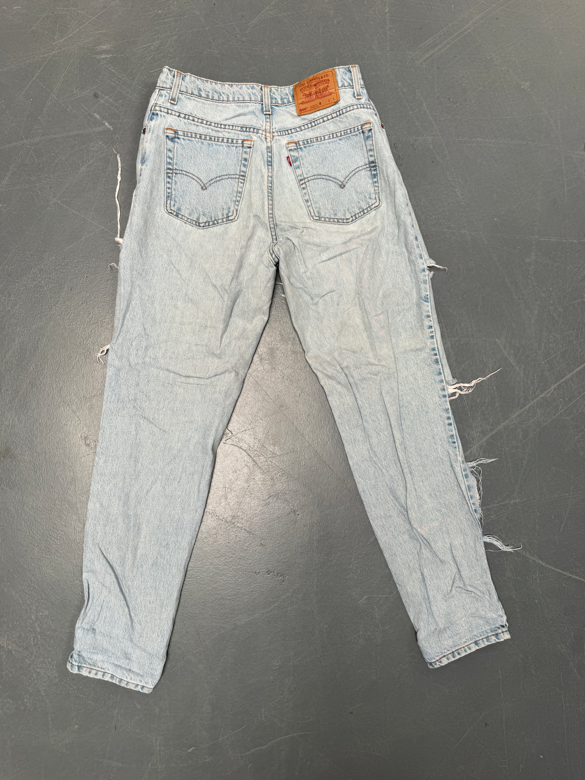 Vintage Ladies Levis High Waisted Denim 90s Made Jean - W 30 L 32 - HW183