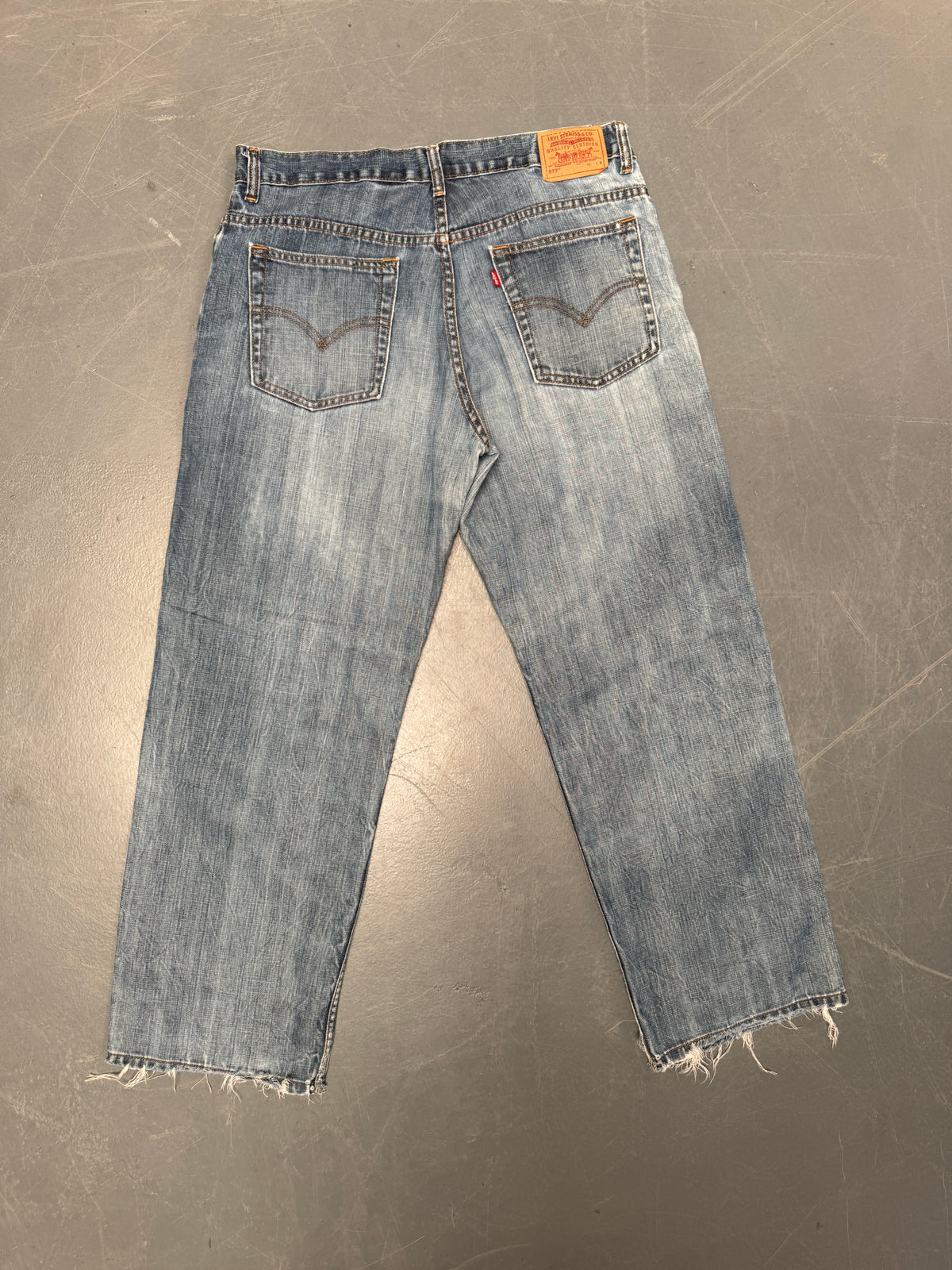 Vintage Ladies Levis High Waisted Denim 90s Made Jean - W 34 L 30 - HW185