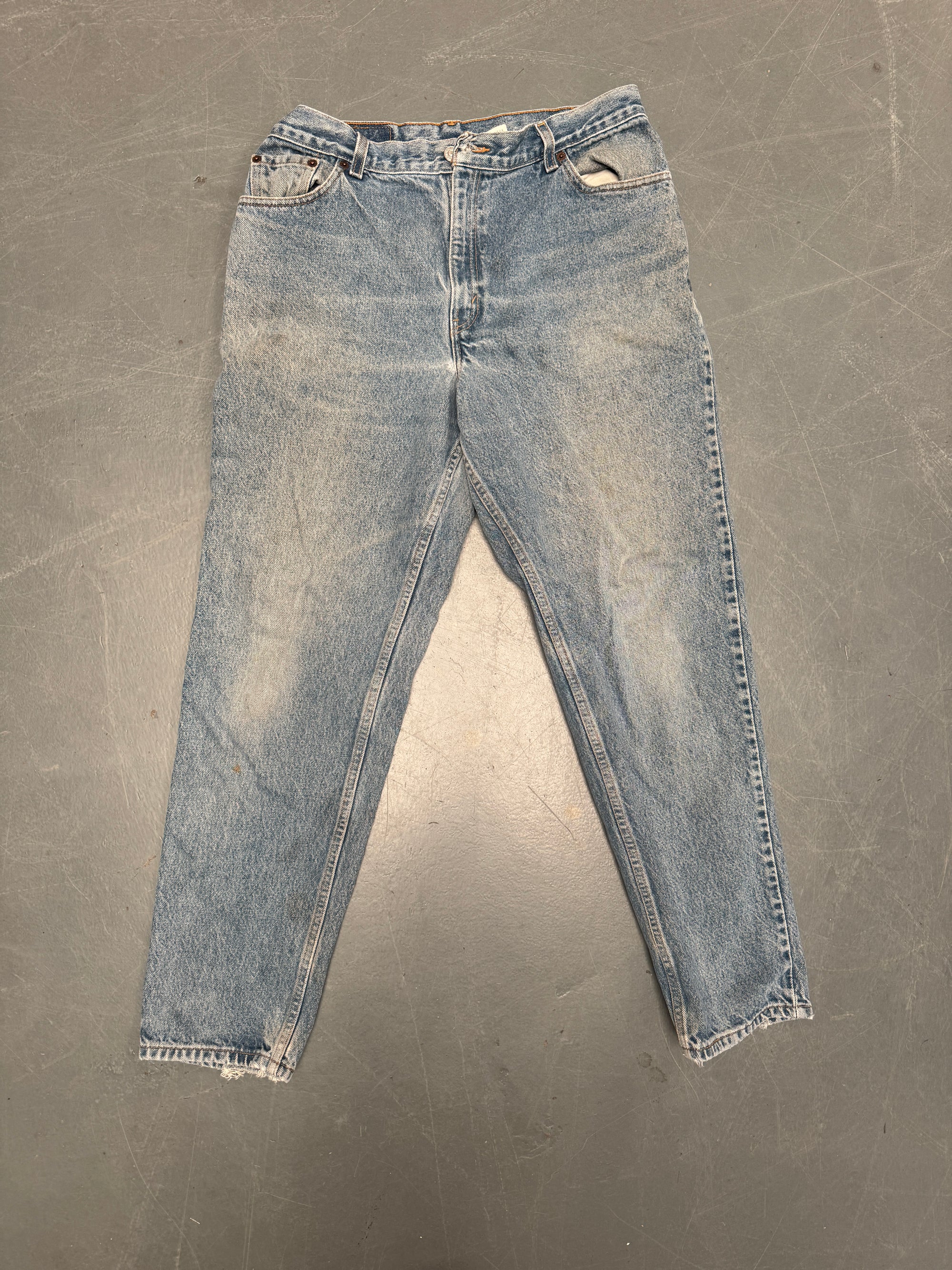 Vintage Ladies Levis High Waisted Denim 90s Made Jean - W 32 L 30 - HW245