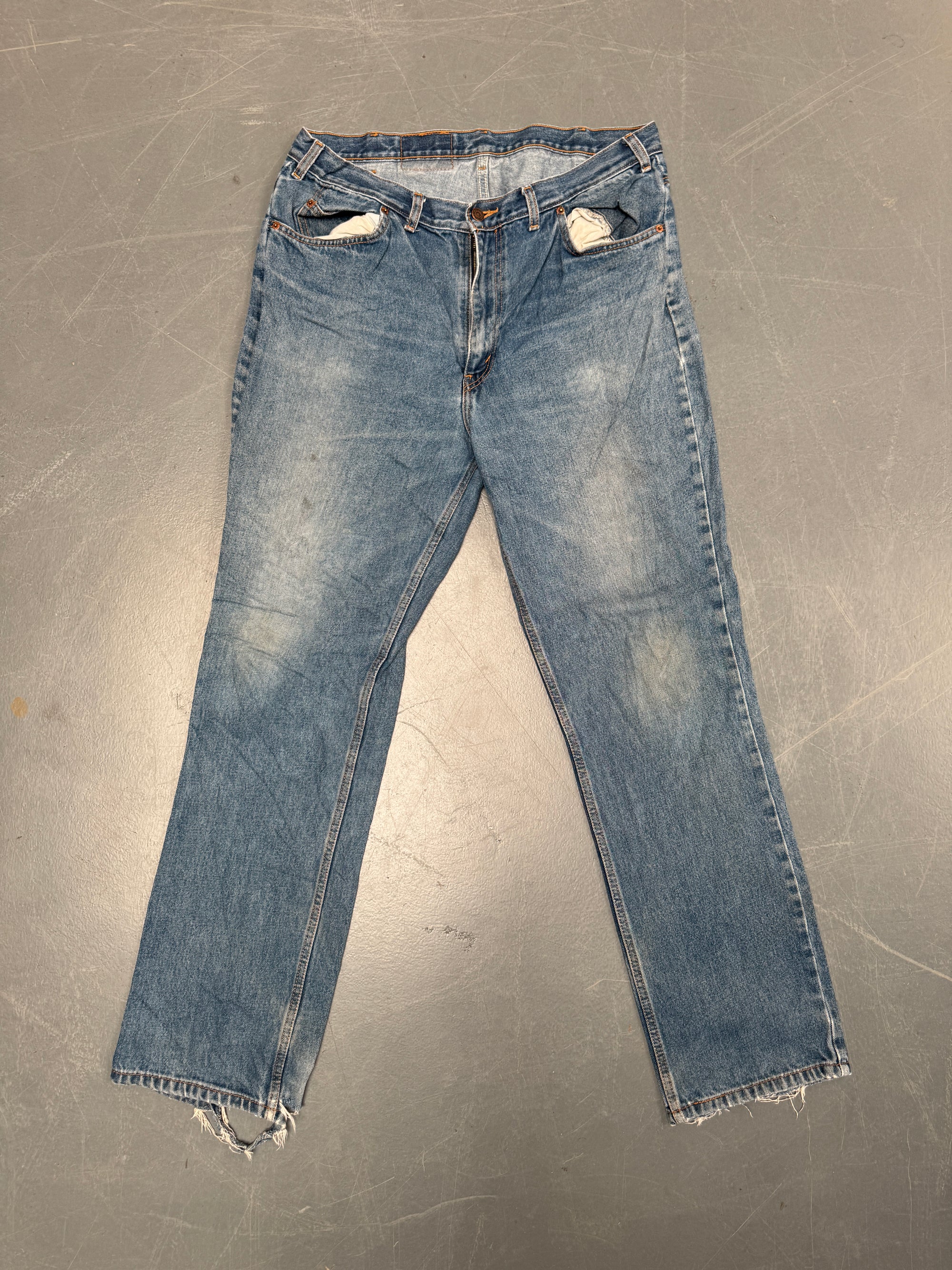 Levis Orange Tab Regular Fit Jean 90s - W 36 L 32 - O38