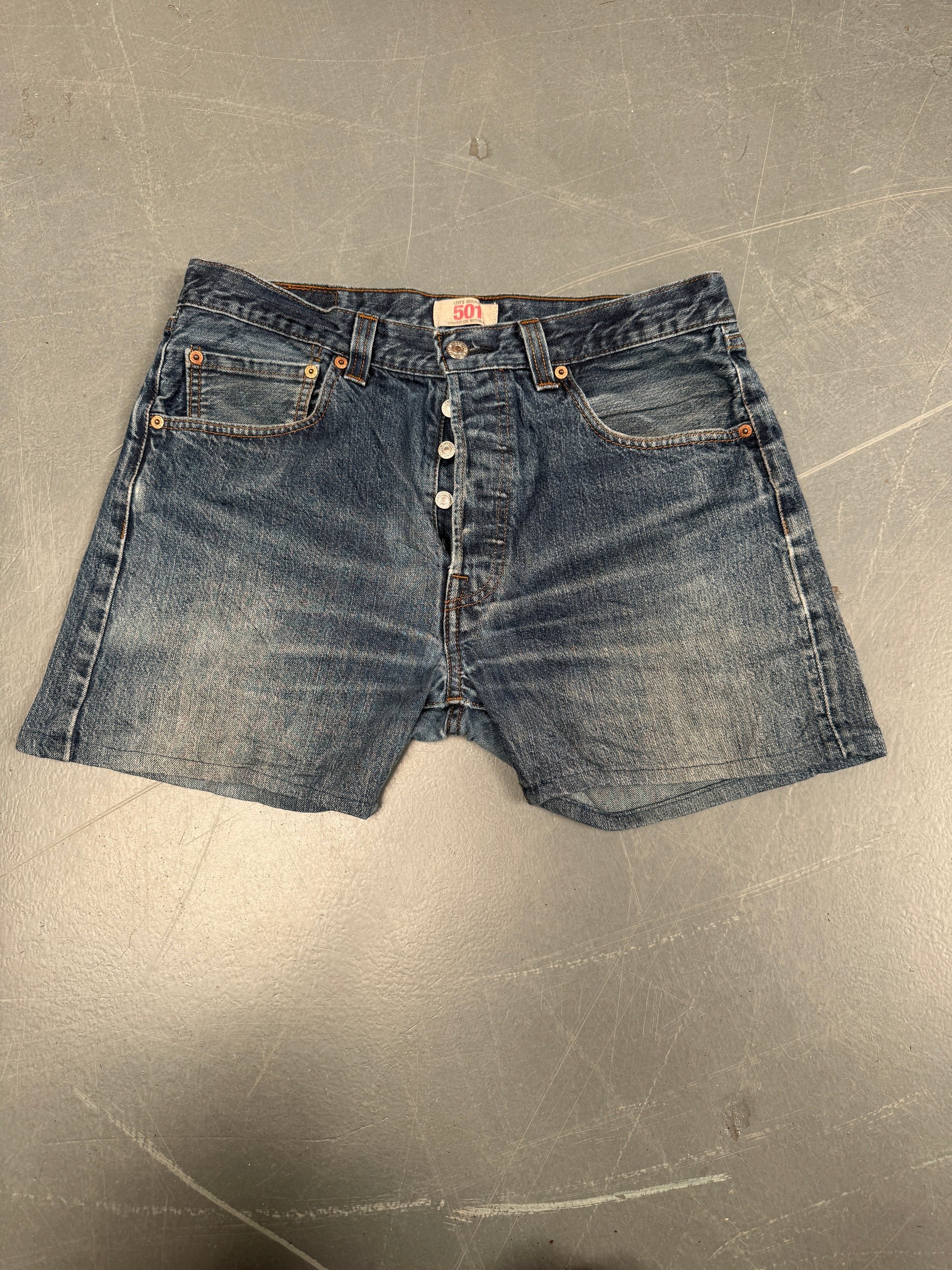 Vintage Ladies Levis Cut Off Denim Shorts - 90s Made - W 32 - SH01