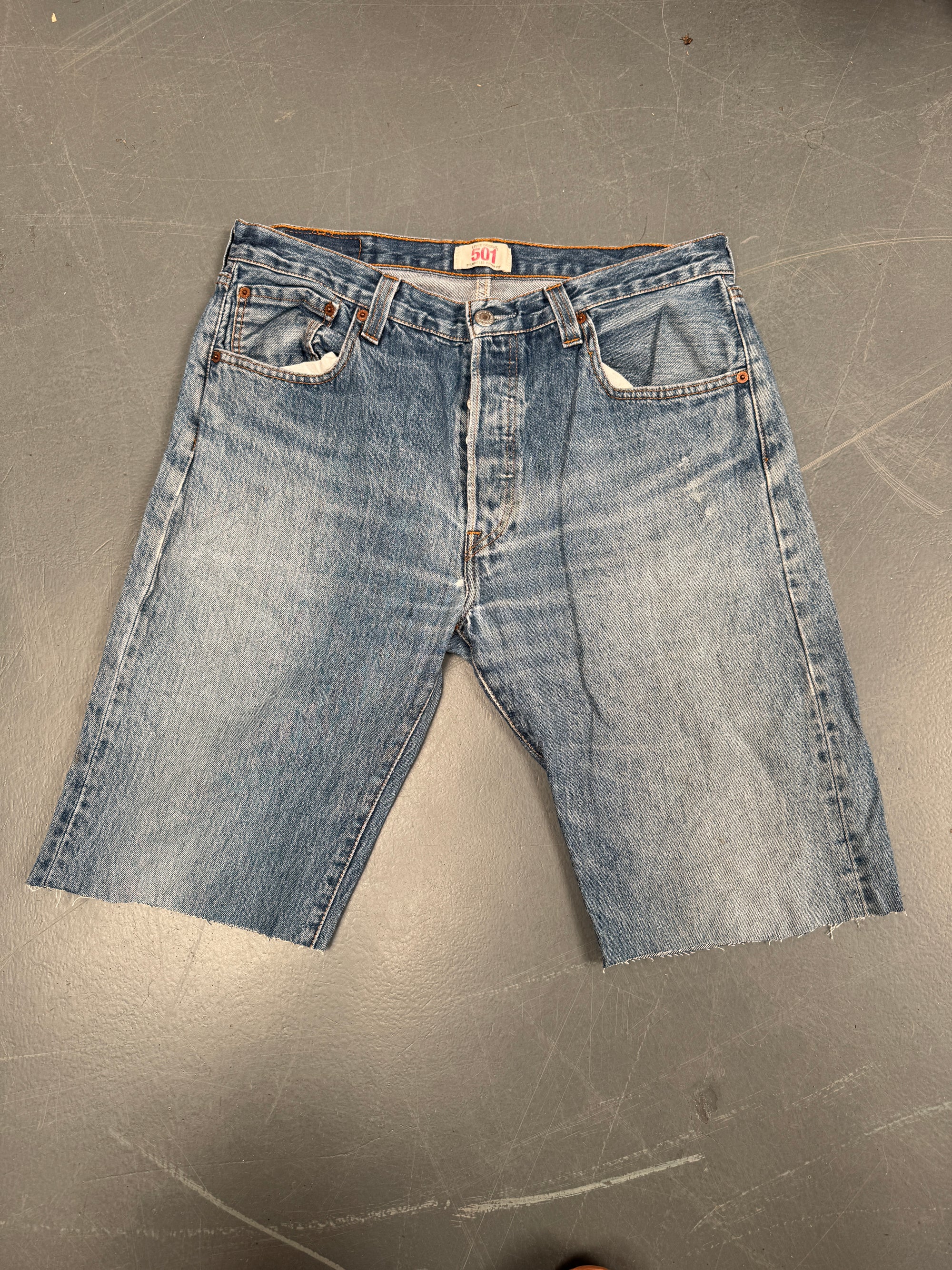 Vintage Ladies Levis Cut Off Denim Shorts - 90s Made - W 32 - SH03