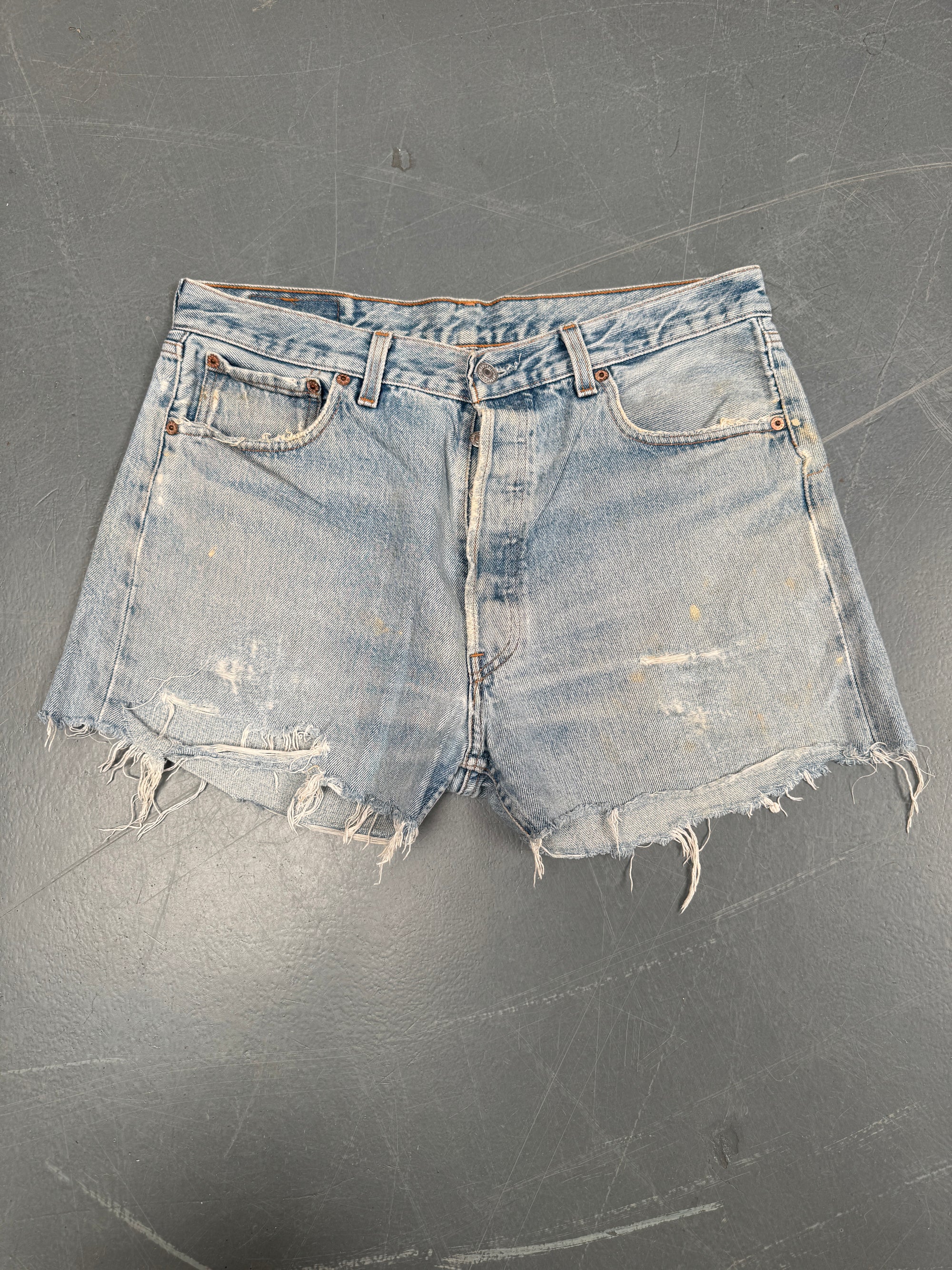 Vintage Ladies Levis Cut Off Denim Shorts - 90s Made - W 32 - SH04
