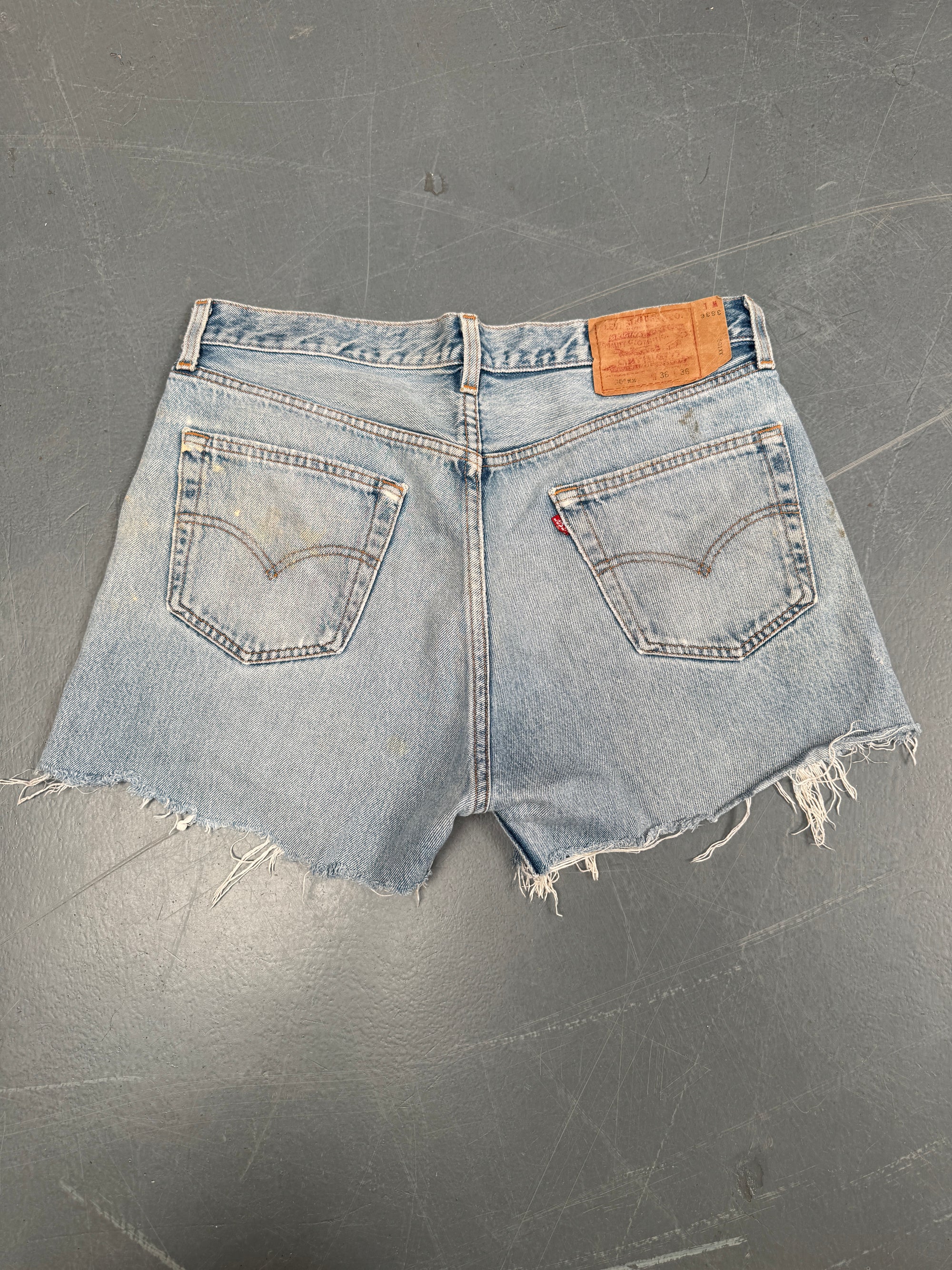Vintage Ladies Levis Cut Off Denim Shorts - 90s Made - W 32 - SH04