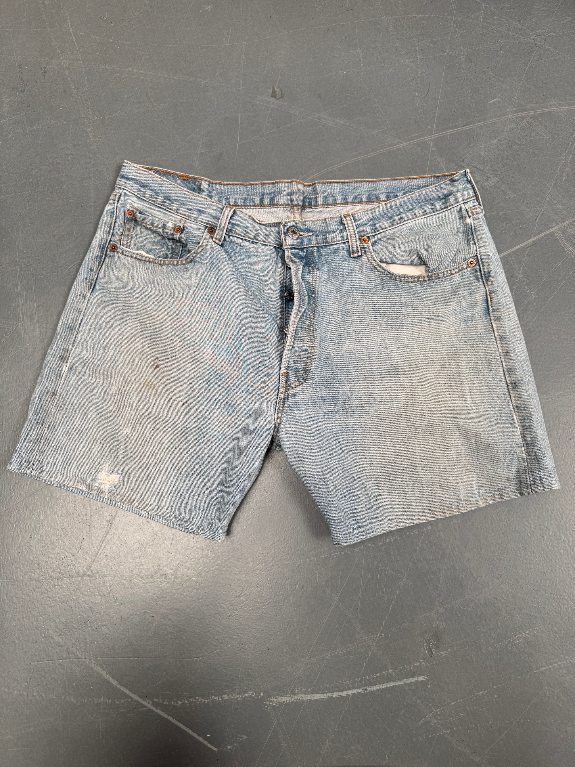 Vintage Ladies Levis Cut Off Denim Shorts - 90s Made - W 36 - SH06
