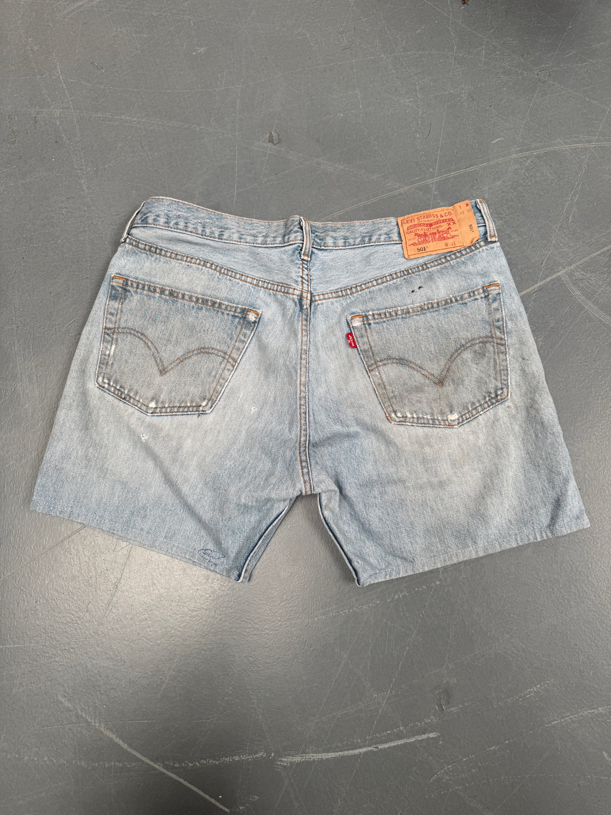 Vintage Ladies Levis Cut Off Denim Shorts - 90s Made - W 36 - SH06