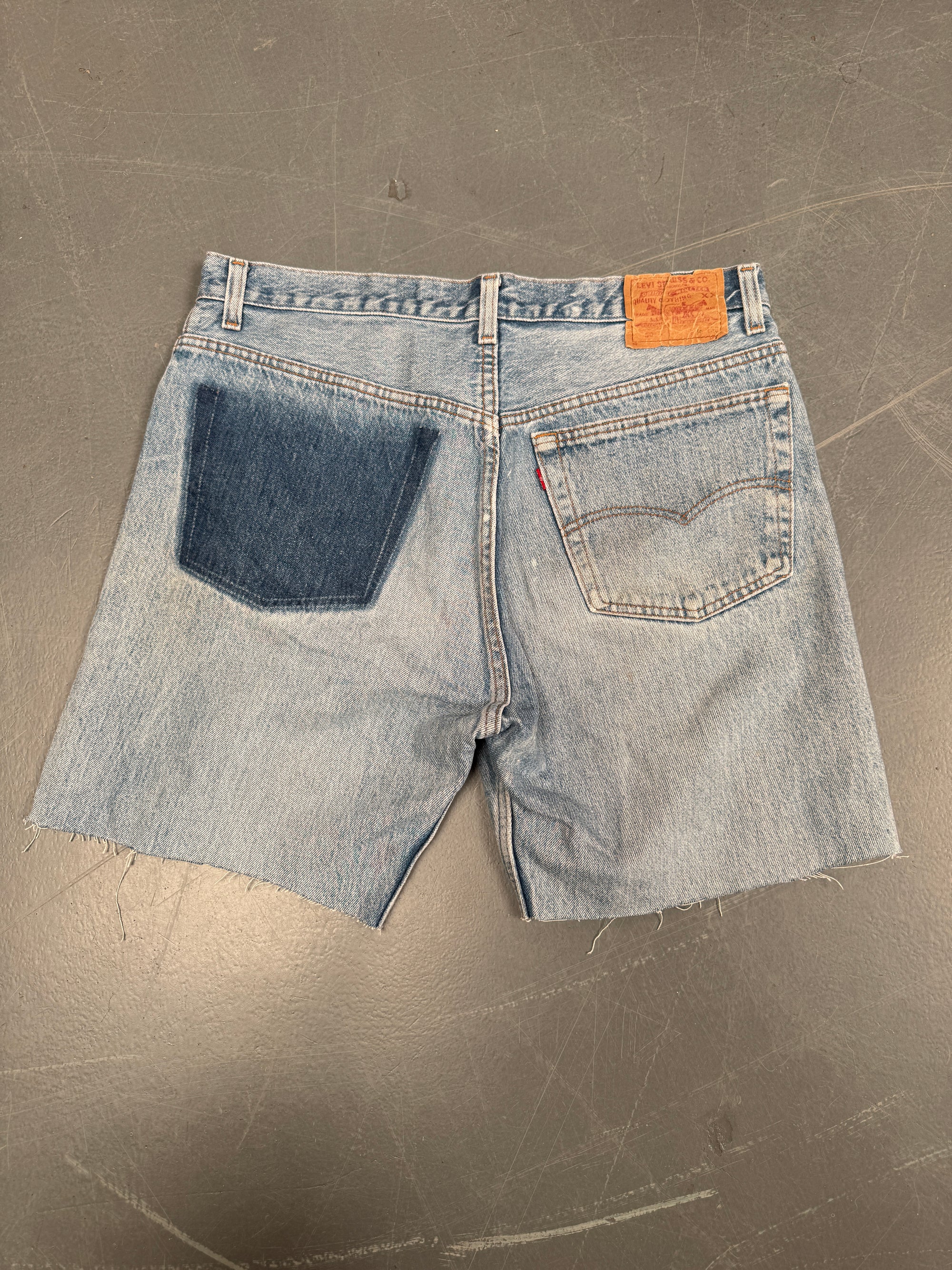 Vintage Ladies Levis Cut Off Denim Shorts - 90s Made - W 33 - SH07