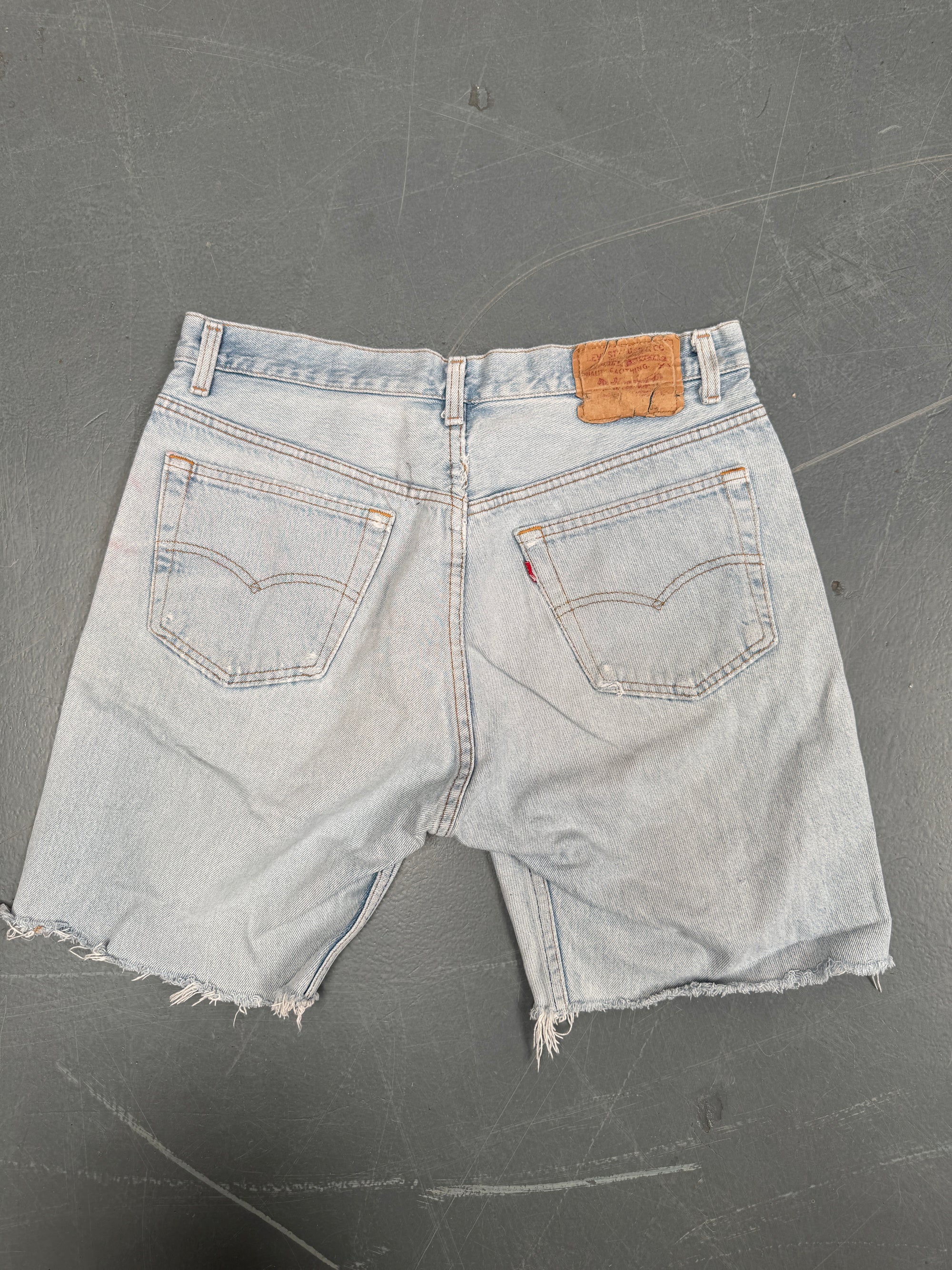 Vintage Ladies Levis Cut Off Denim Shorts - 90s Made - W 31 - SH18