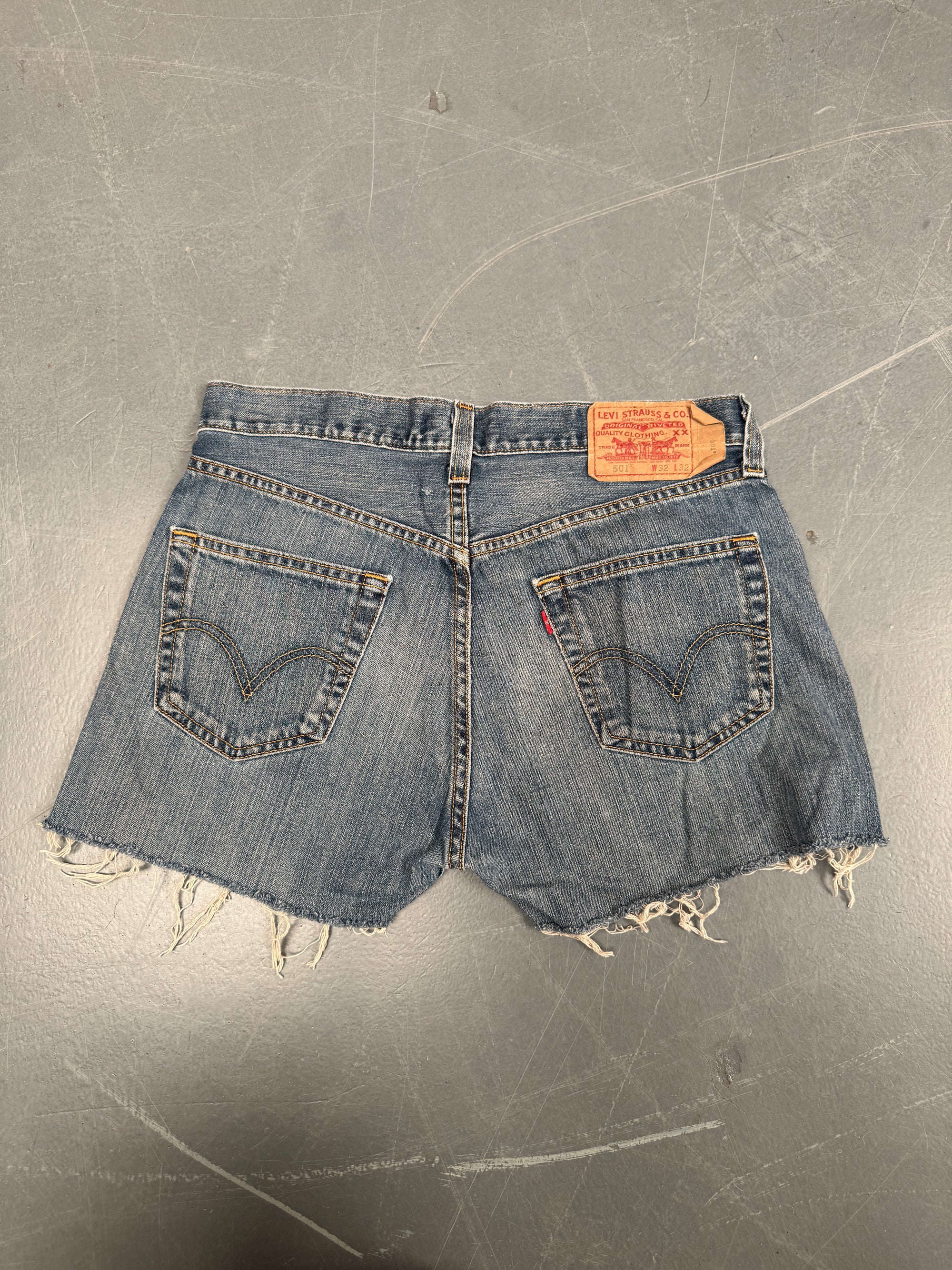 Vintage Ladies Levis Cut Off Denim Shorts - 90s Made - W 31 - SH21