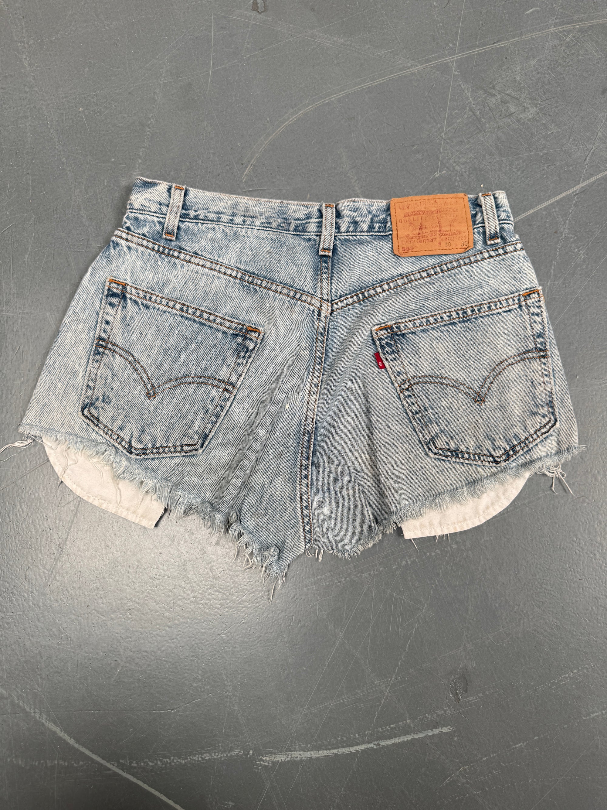 Vintage Ladies Levis Cut Off Denim Shorts - 90s Made - W 30 - SH46
