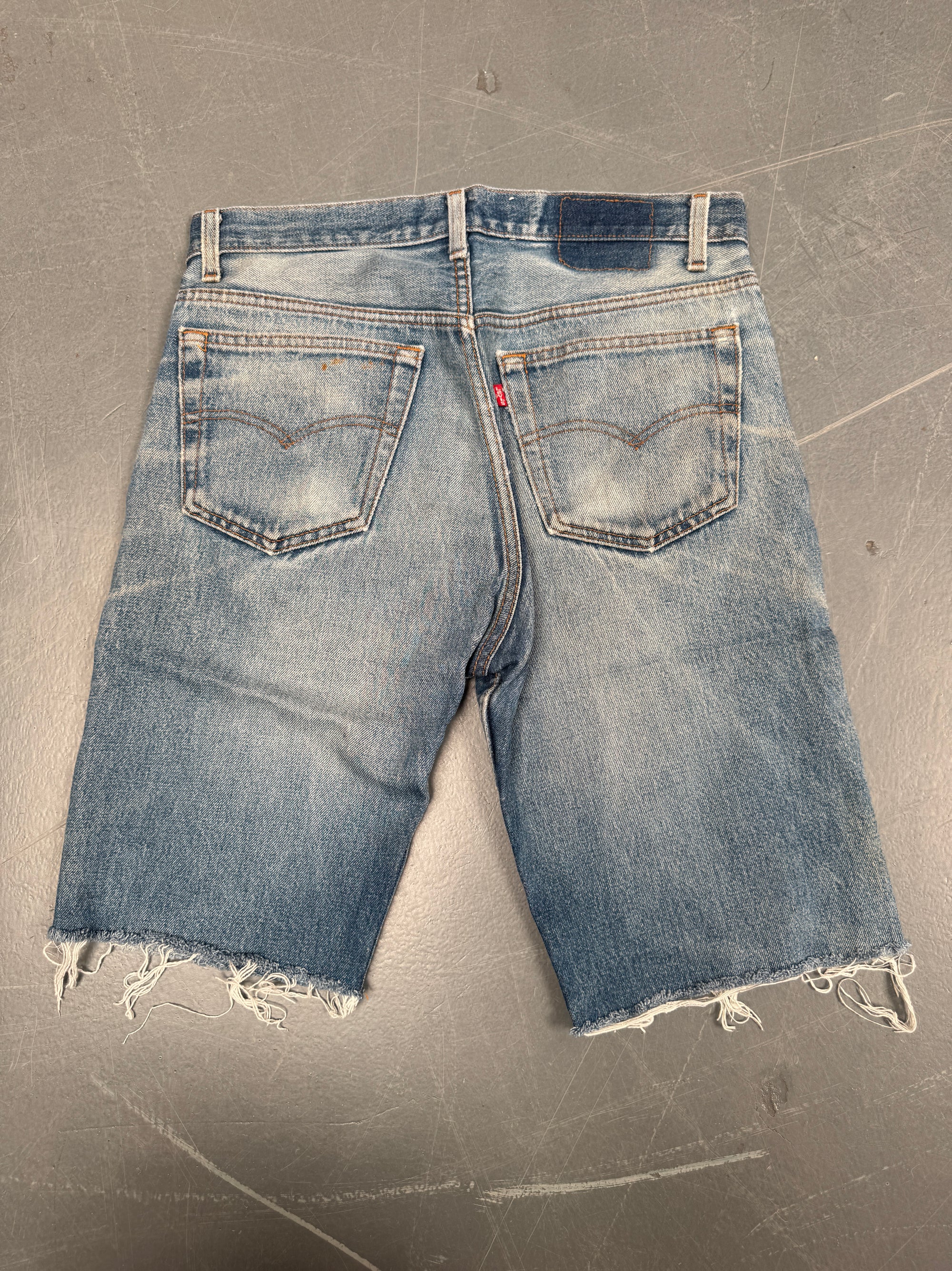 Vintage Ladies Levis Cut Off Denim Shorts - 90s Made - W 31 - SH47