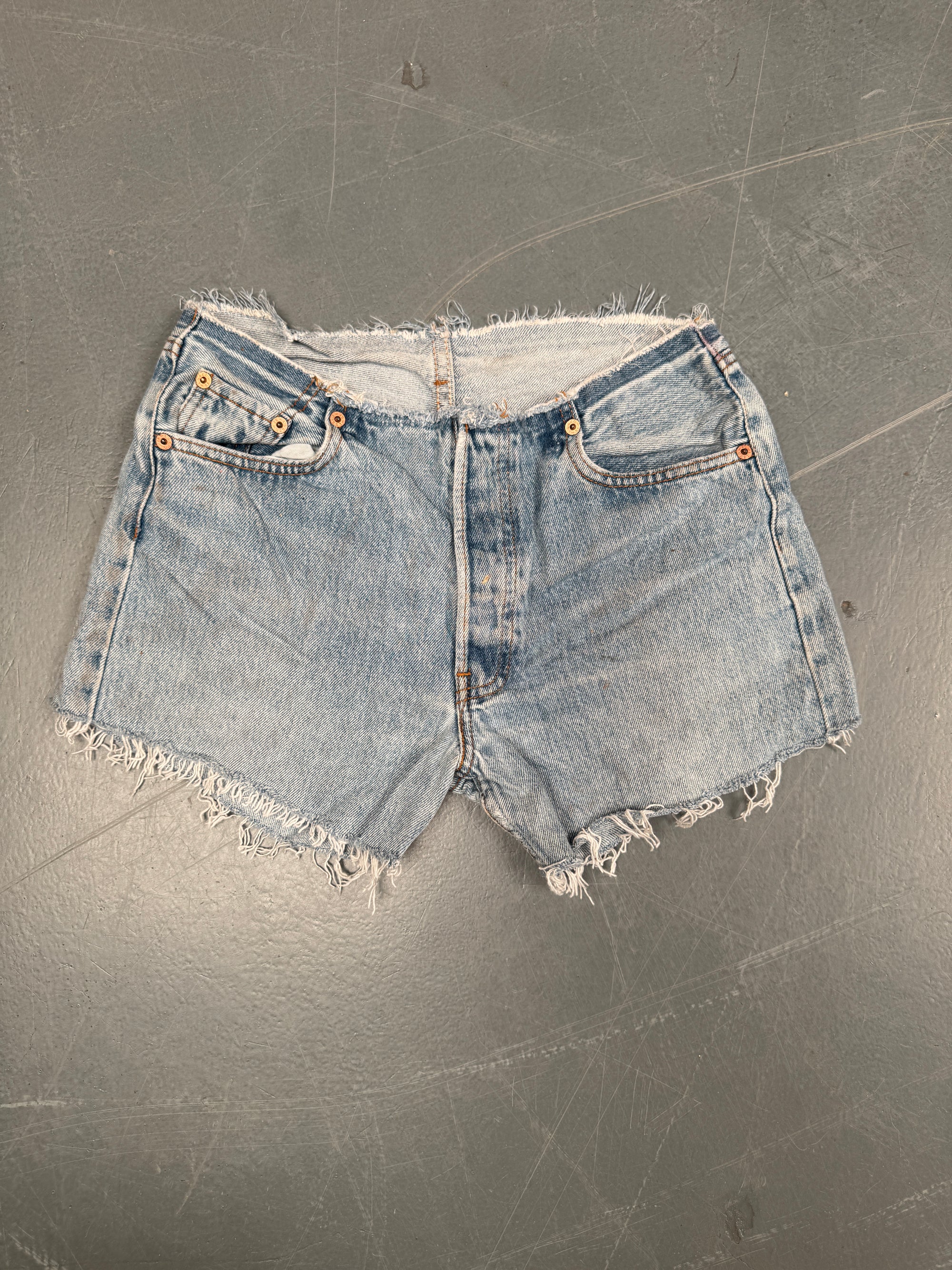 Vintage Ladies Levis Cut Off Denim Shorts - 90s Made - W 26 - SH60