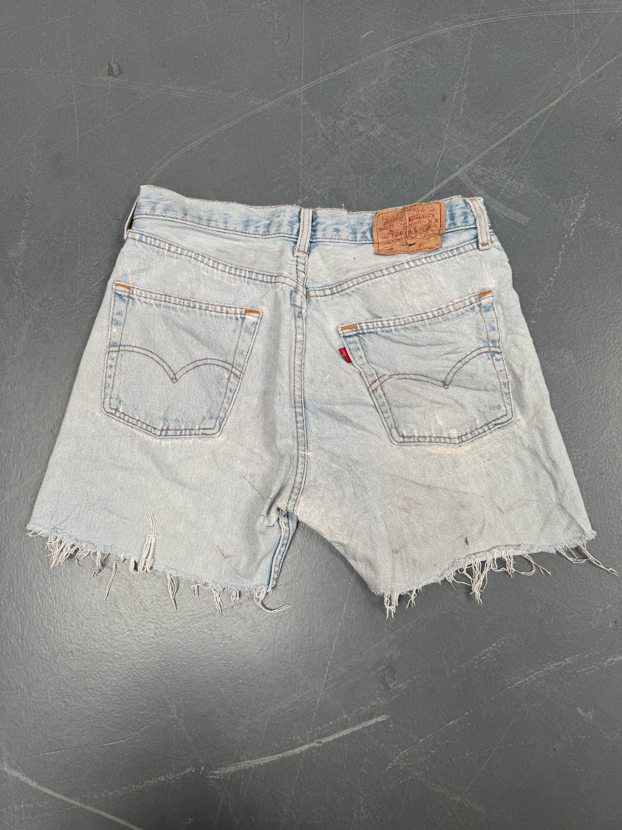 Vintage Ladies Levis Cut Off Denim Shorts - 90s Made - W 30 - SH068