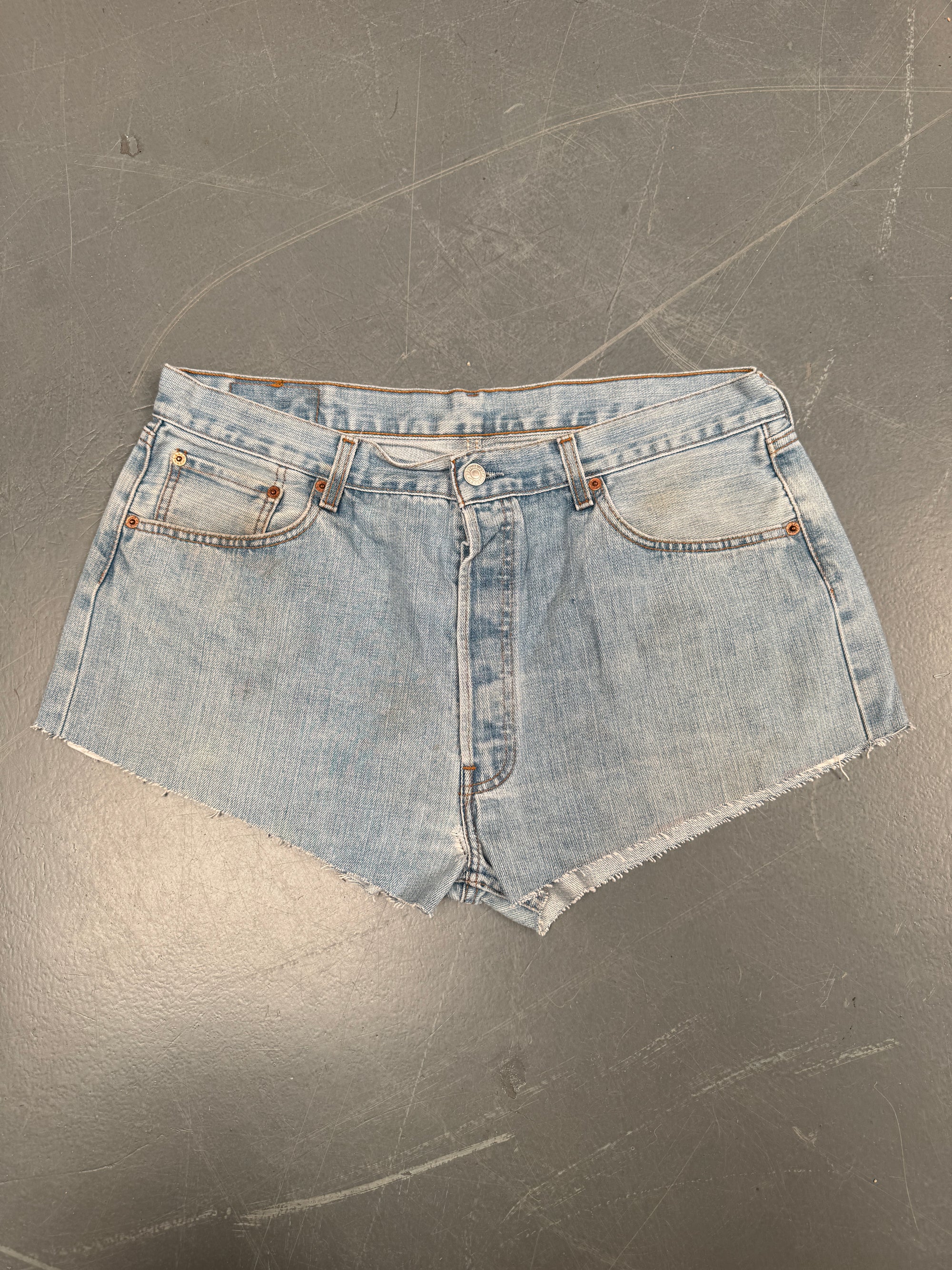 Vintage Ladies Levis Cut Off Denim Shorts - 90s Made - W 34 - SH072
