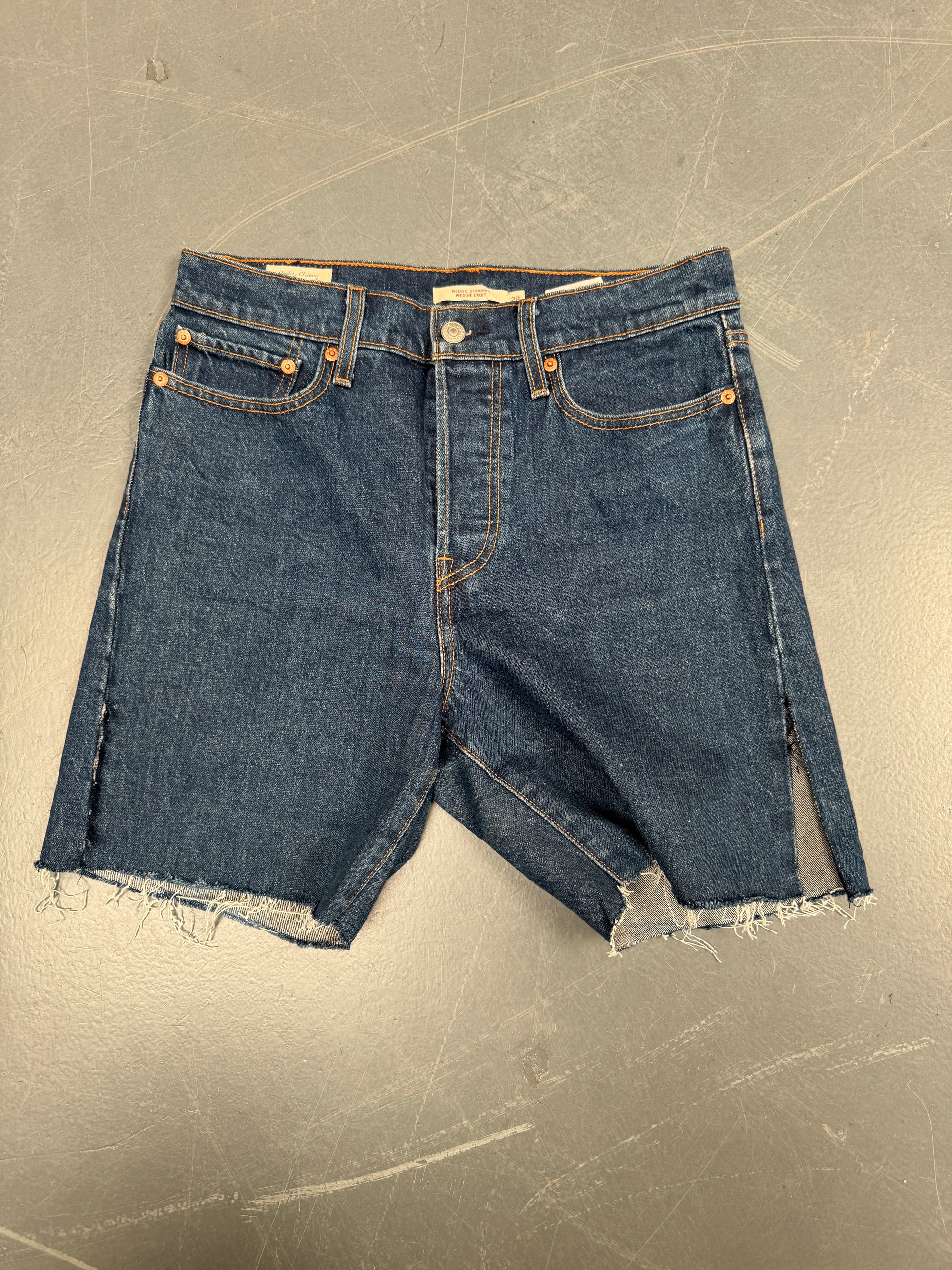 Vintage Ladies Levis Cut Off Denim Shorts - 90s Made - W 30 - SH073