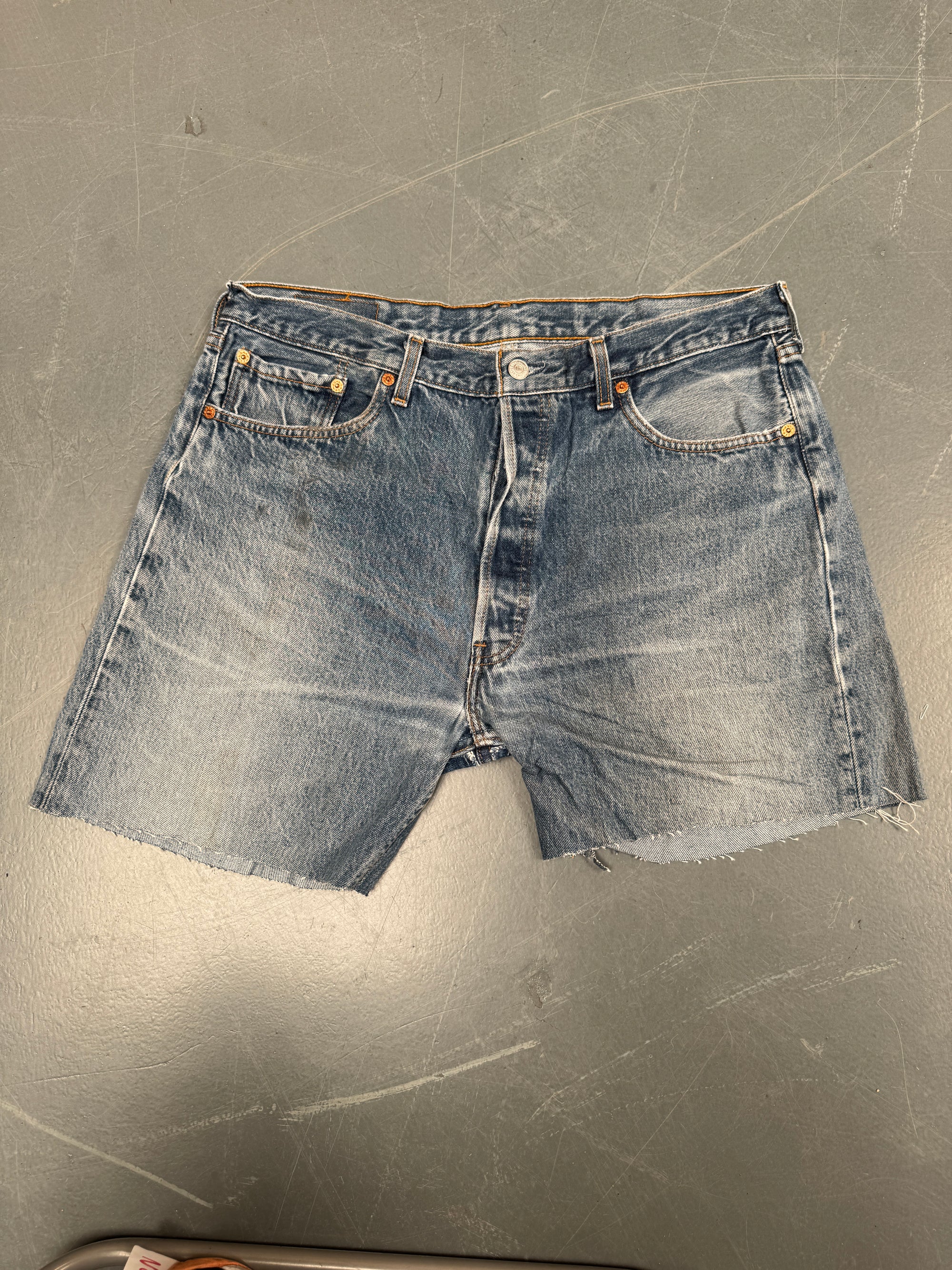 Vintage Ladies Levis Cut Off Denim Shorts - 90s Made - W 34 - SH081