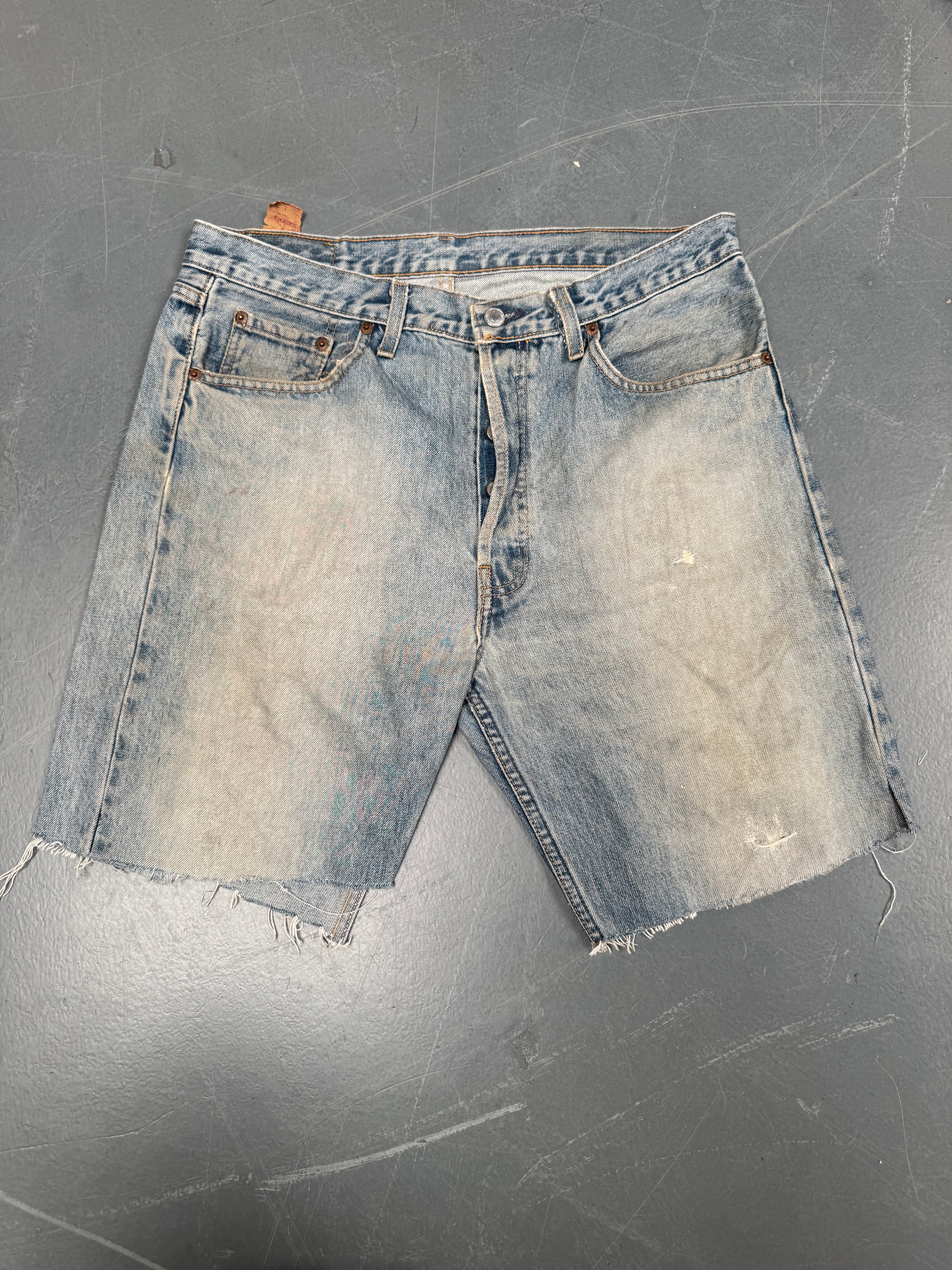 Vintage Ladies Levis Cut Off Denim Shorts - 90s Made - W 34 - SH082