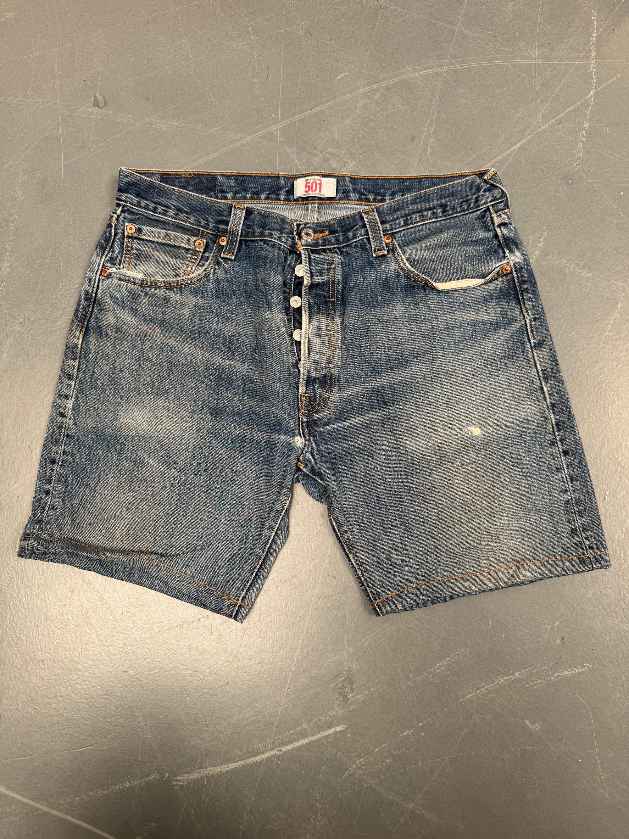 Vintage Ladies Levis Cut Off Denim Shorts - 90s Made - W 34 - SH084
