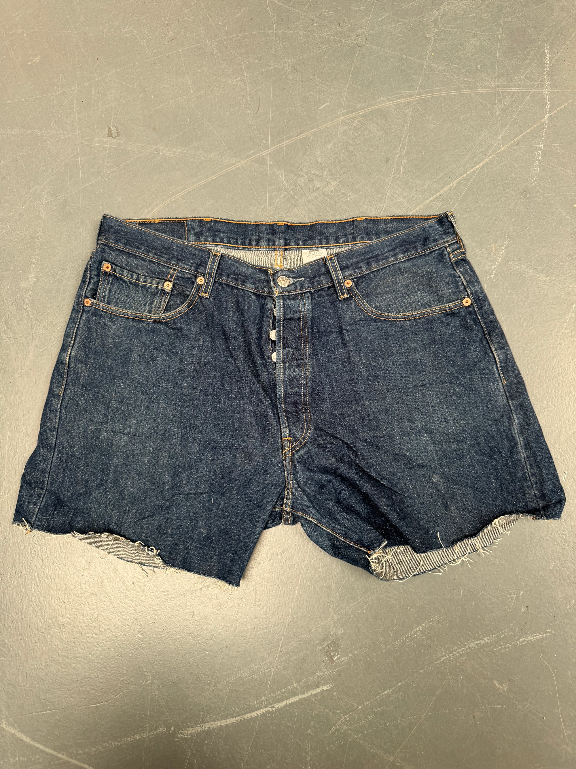 Vintage Ladies Levis Cut Off Denim Shorts - 90s Made - W 36 - SH086