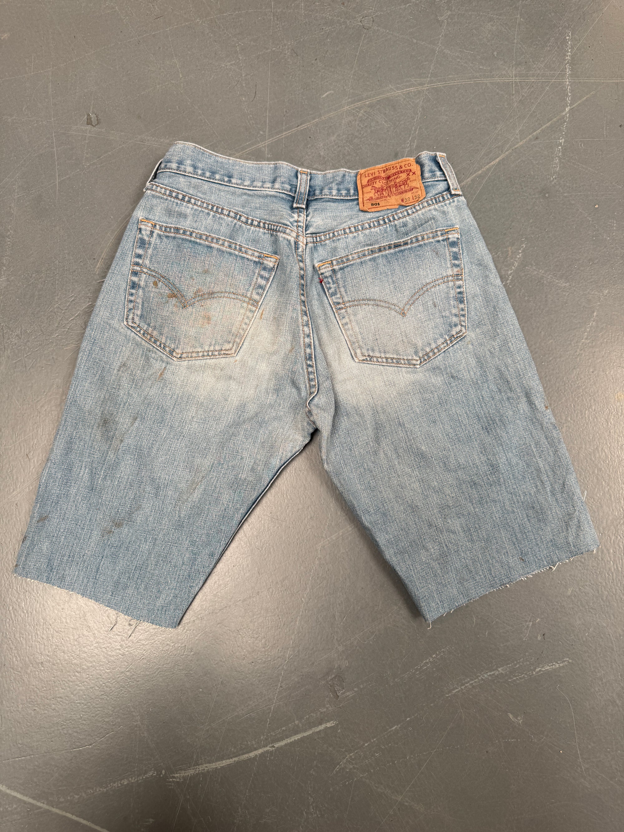 Vintage Ladies Levis Cut Off Denim Shorts - 90s Made - W 26 - SH087